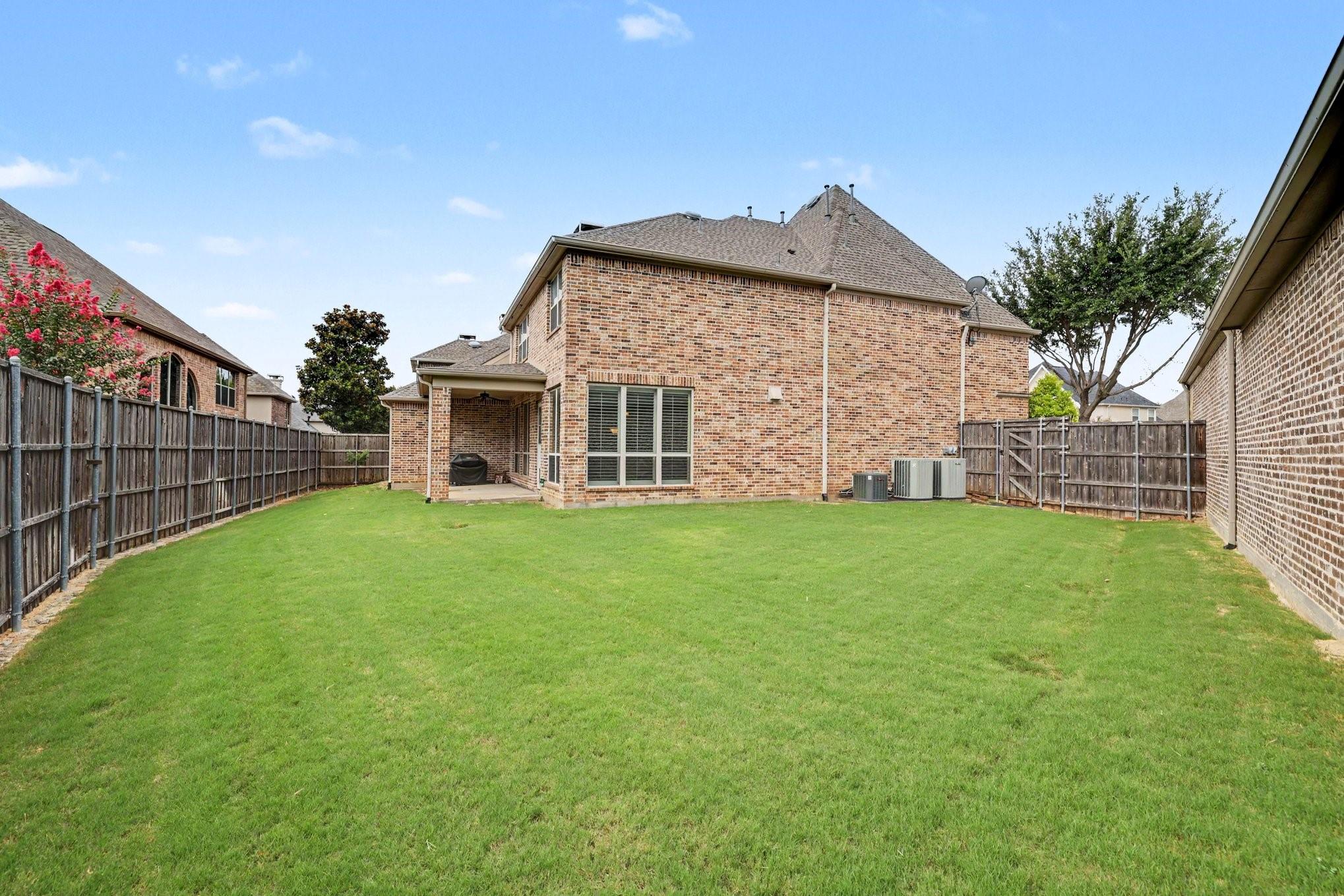 main property photo 28