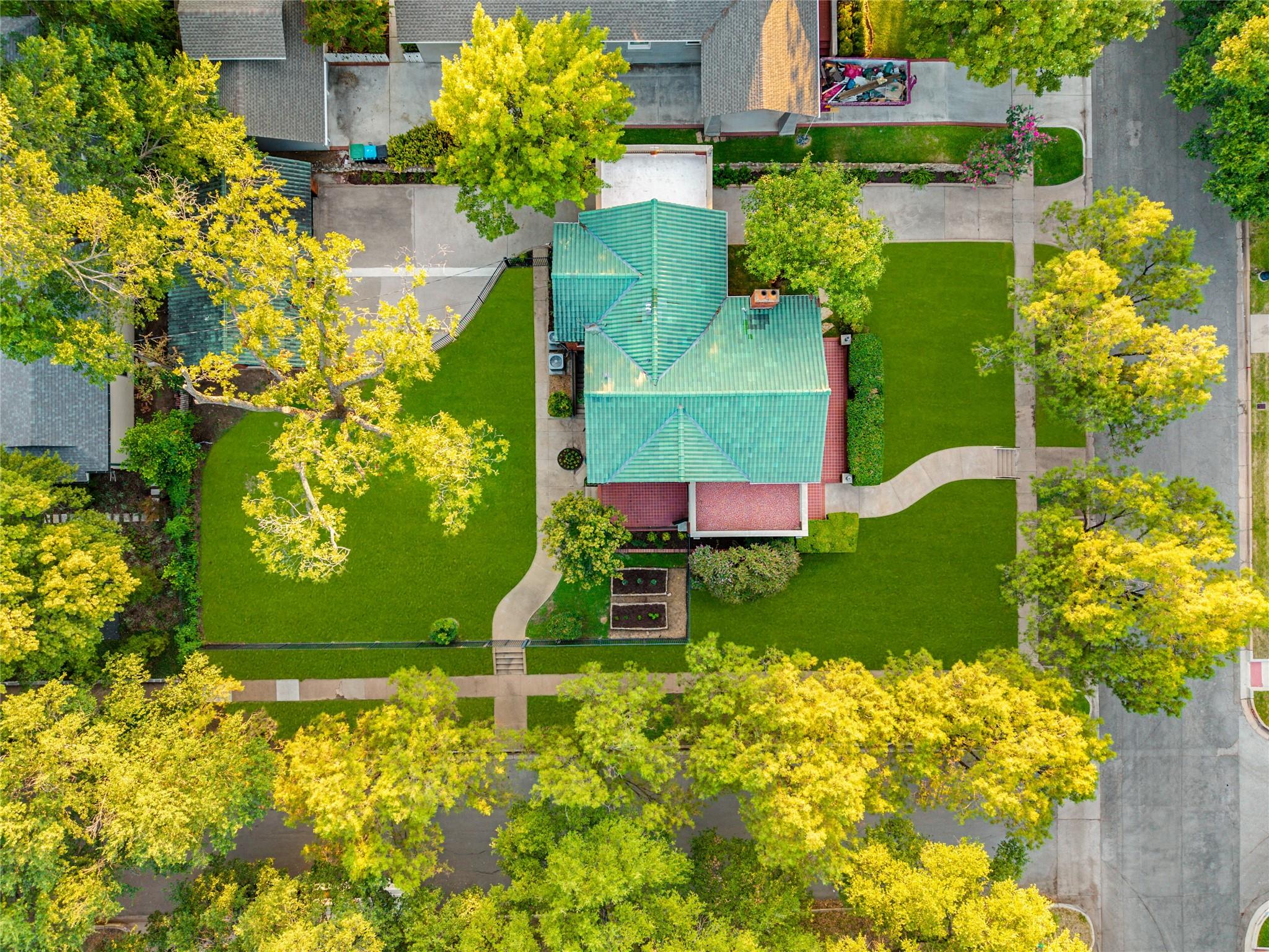 main property photo 37