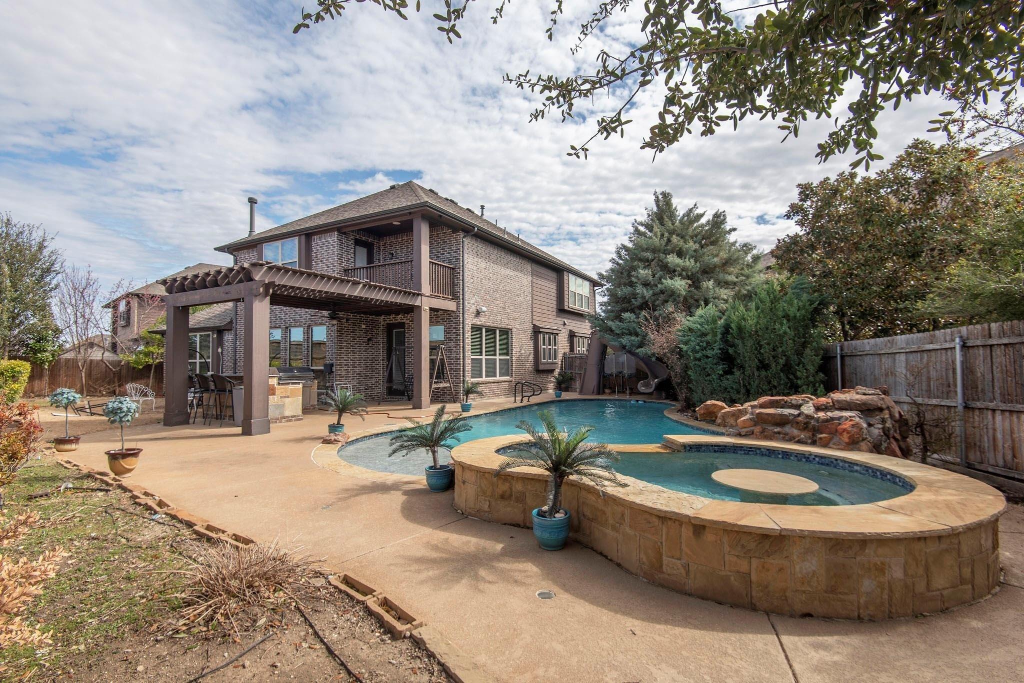 main property photo 19