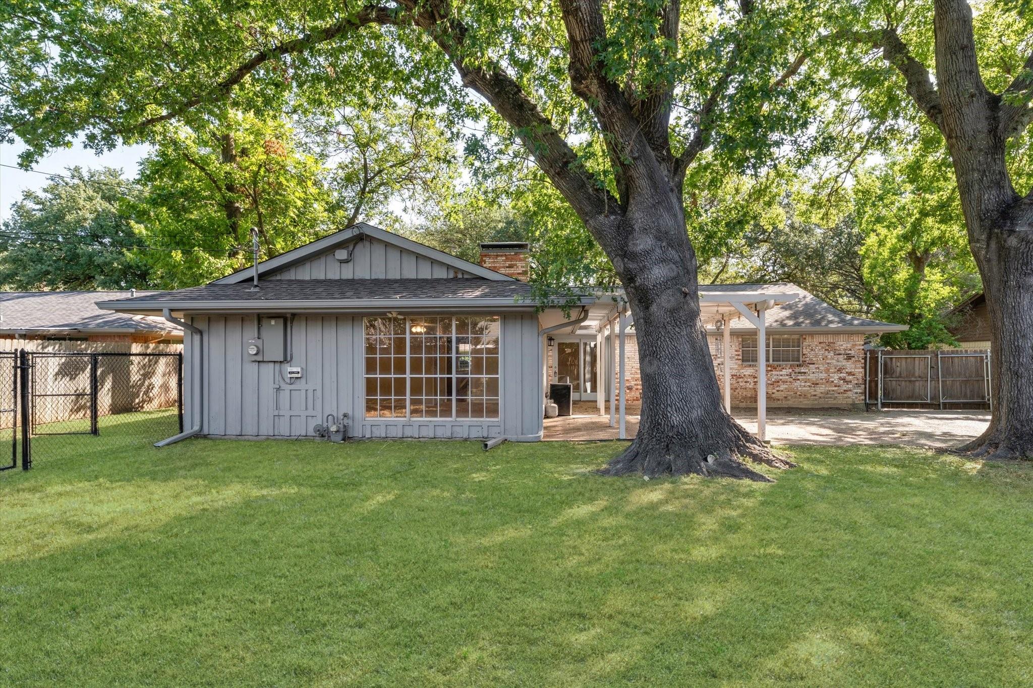 main property photo 34