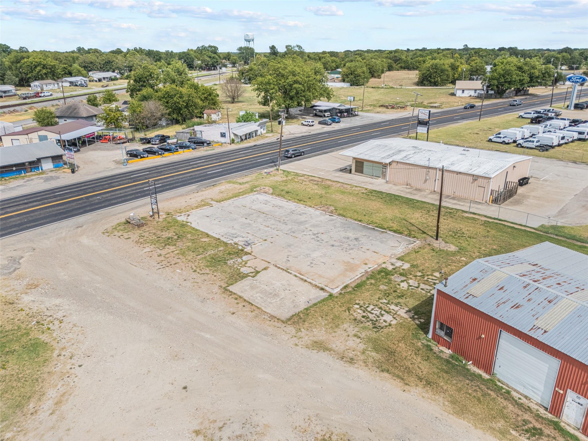 main property photo 6