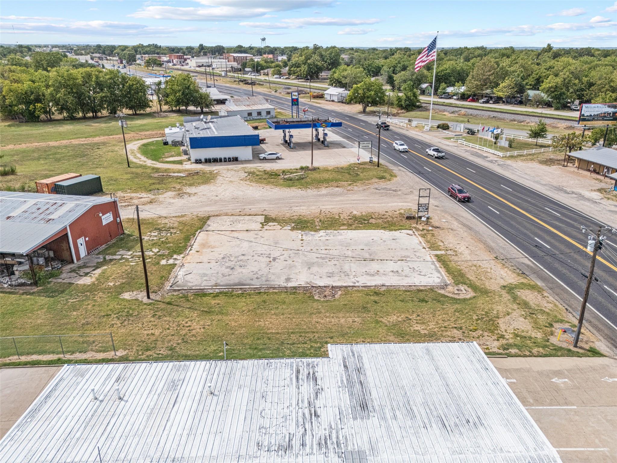 main property photo 7