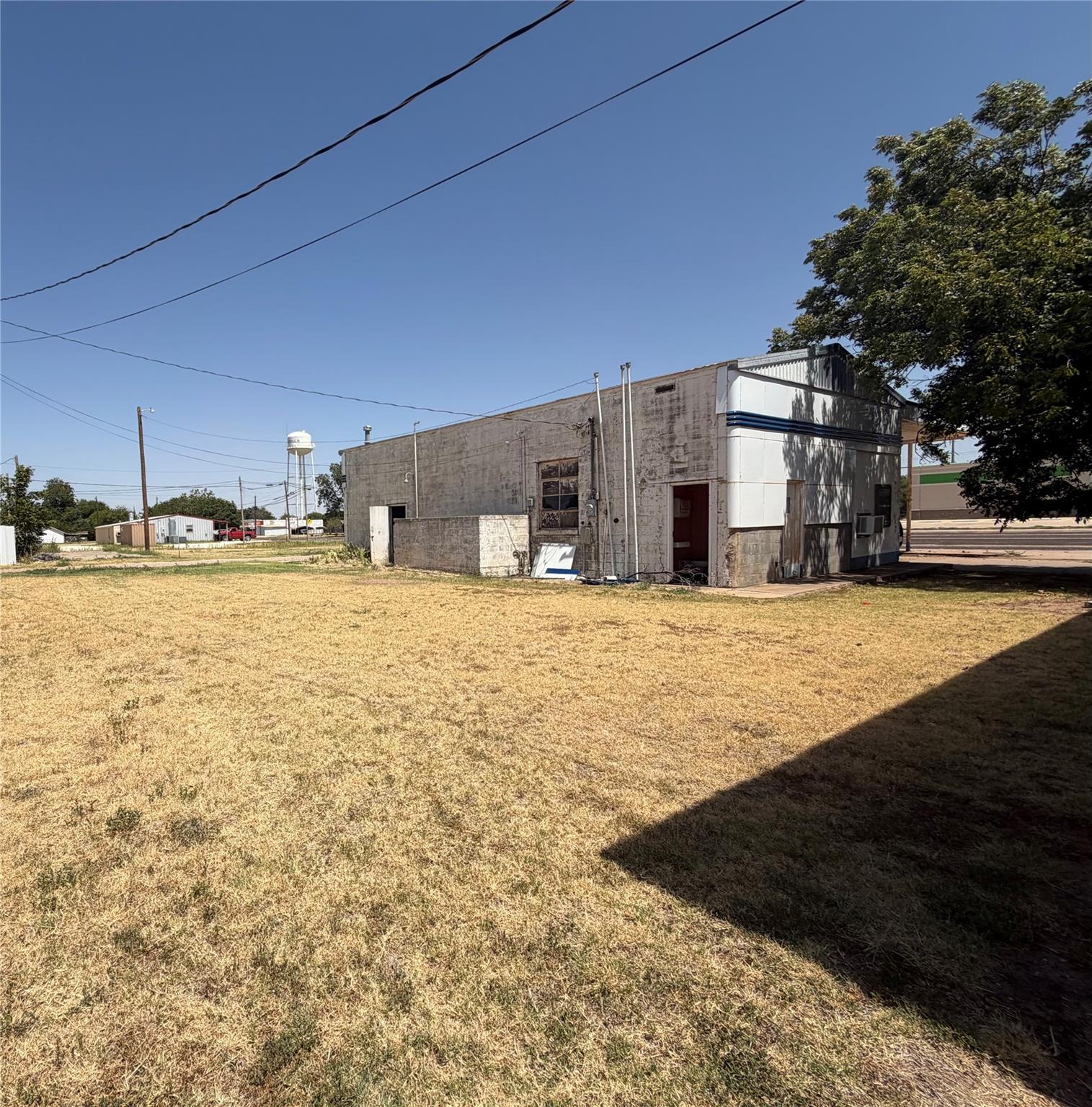 main property photo 10