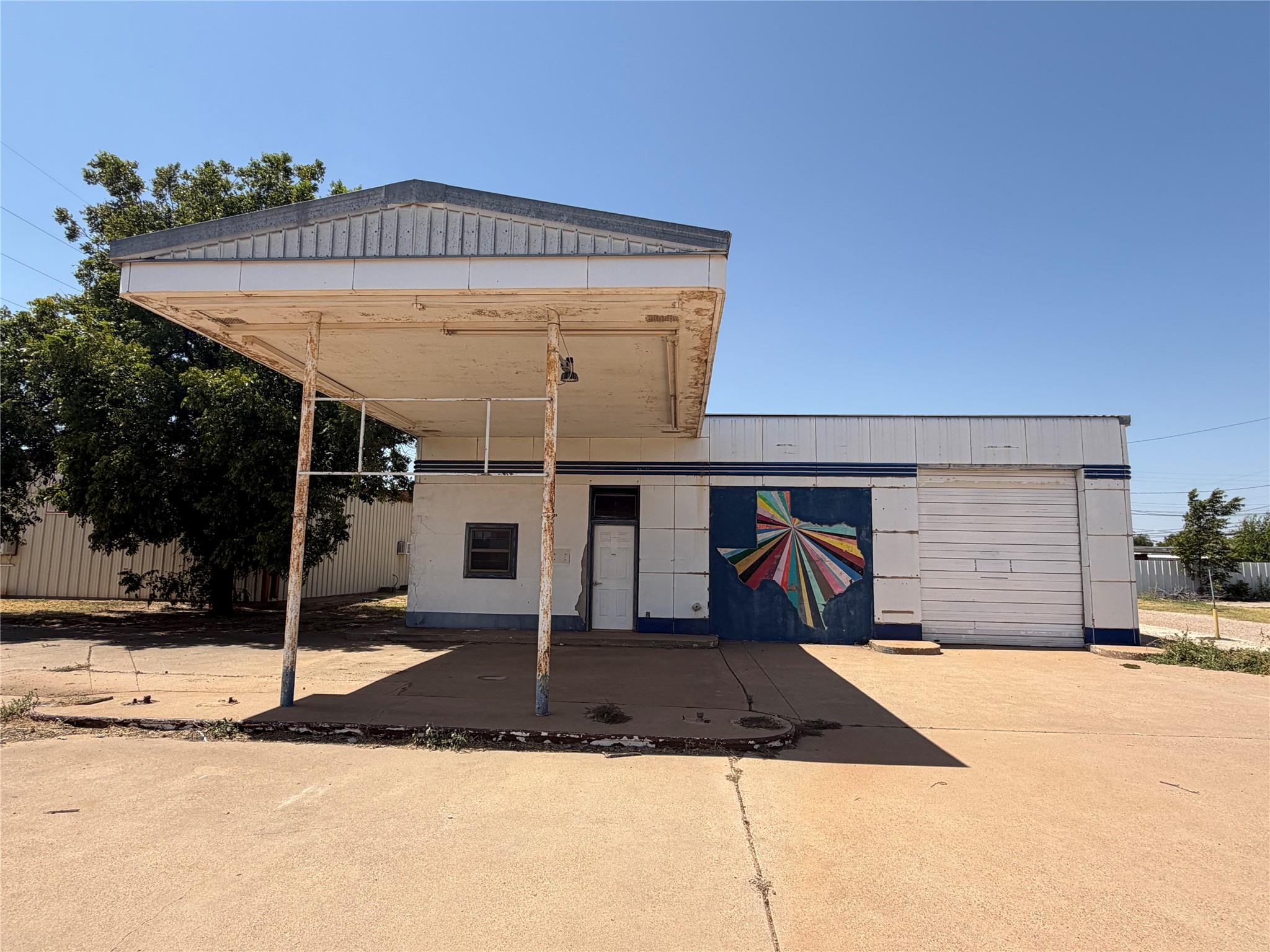 main property photo 12