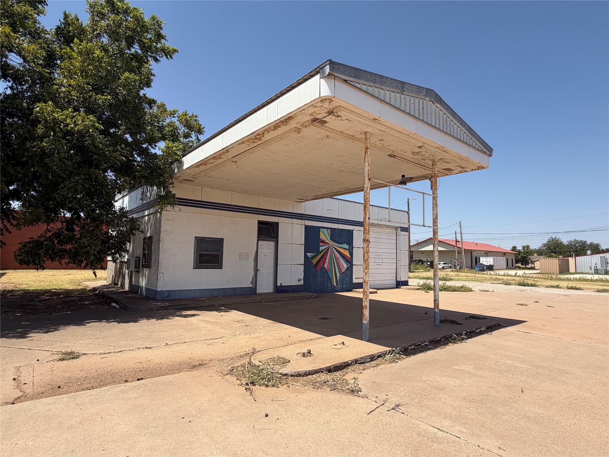 main property photo 13