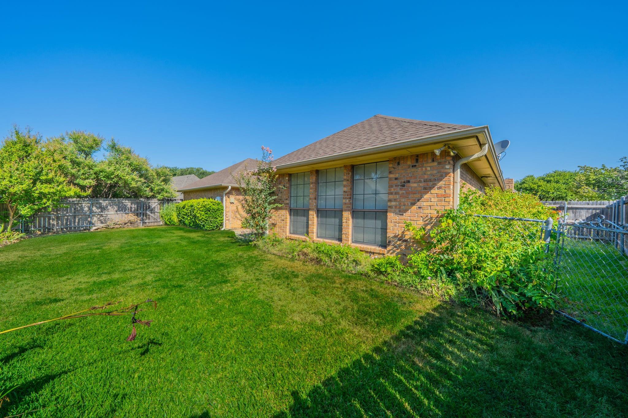 main property photo 22