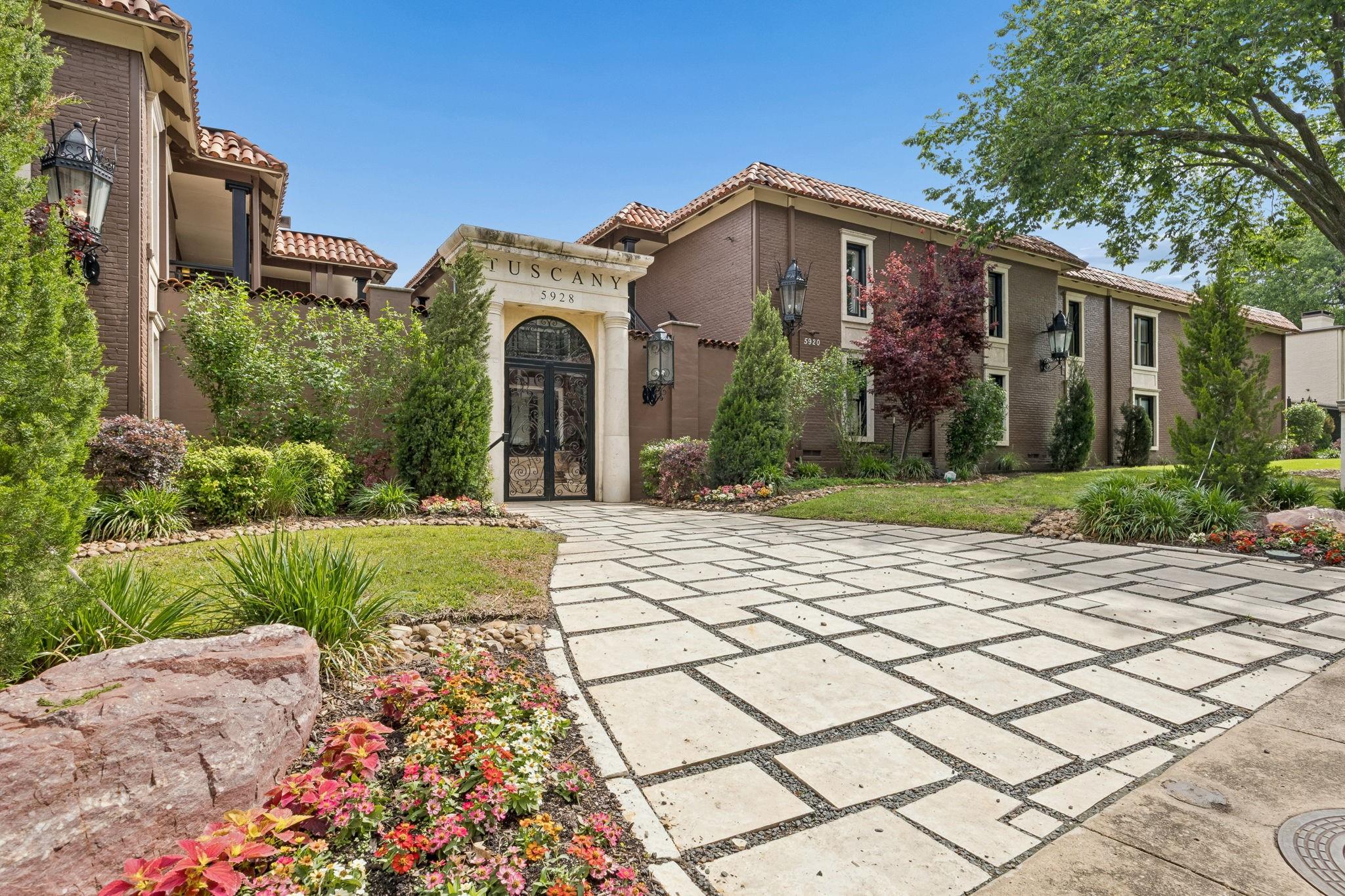 property viewer photo 3