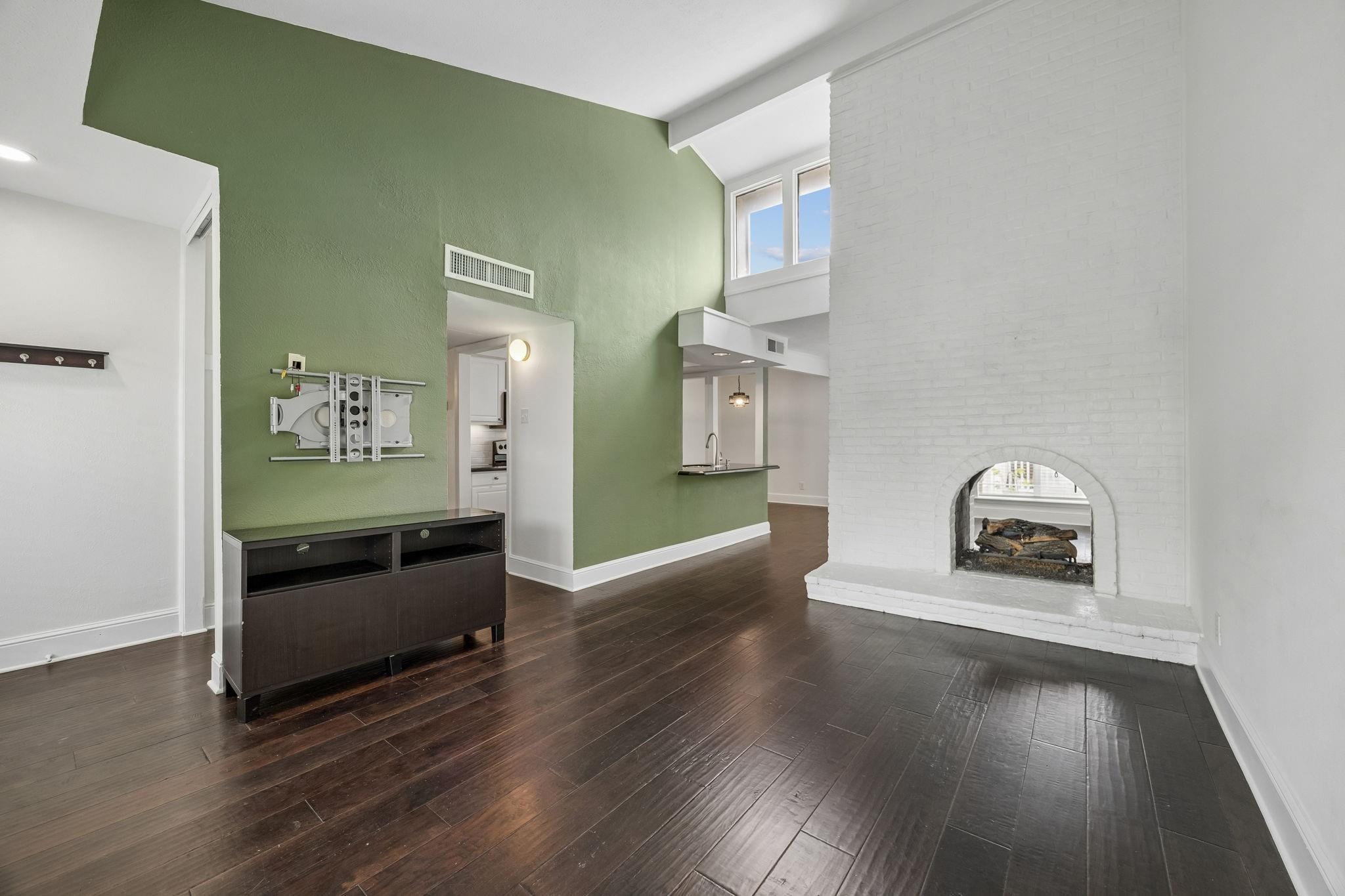 property viewer photo 6