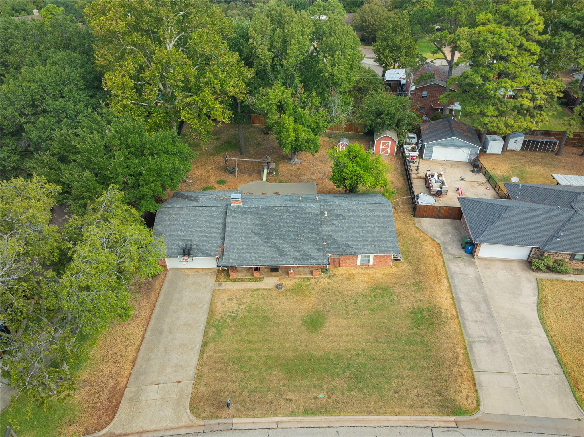 main property photo 37