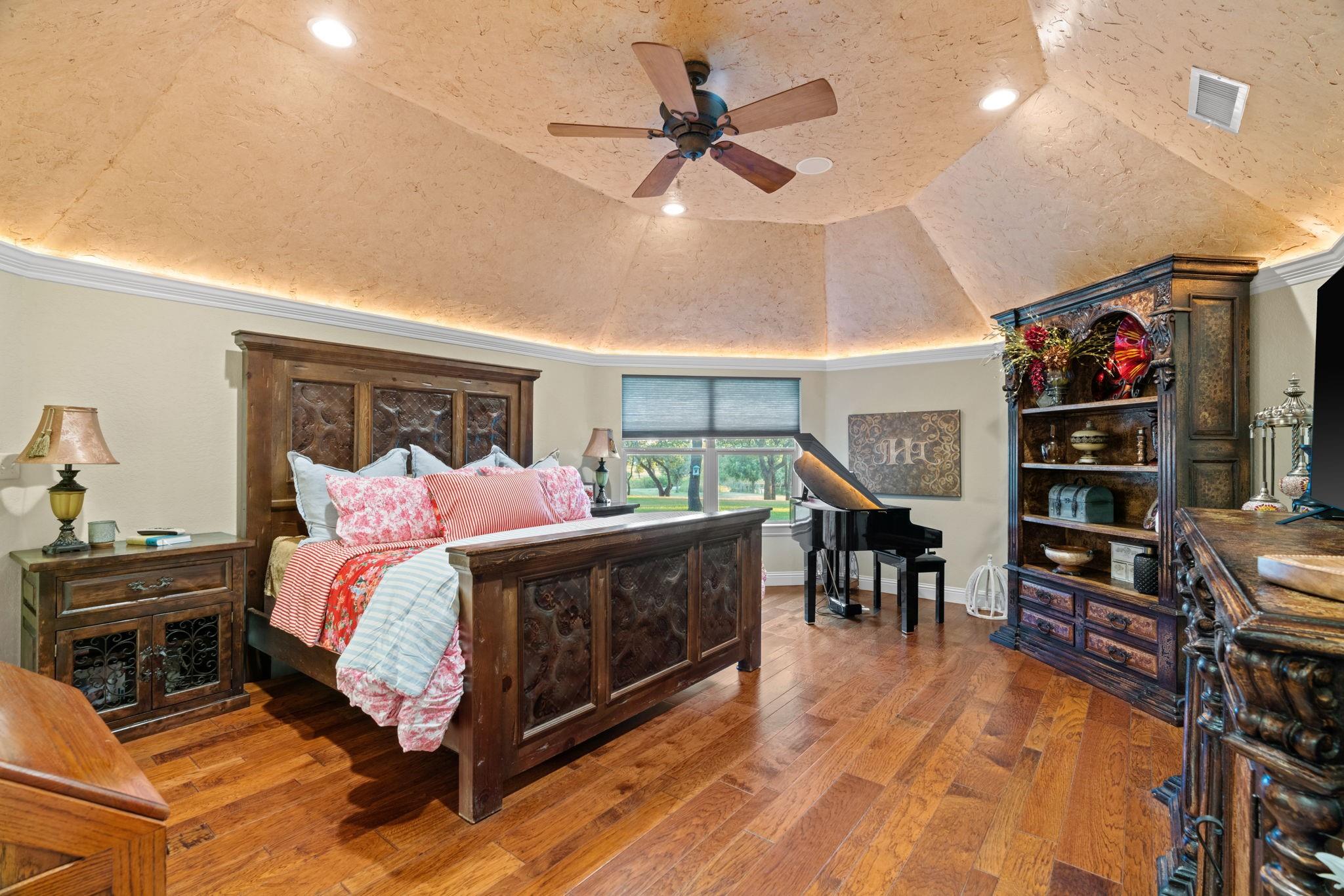 main property photo 17