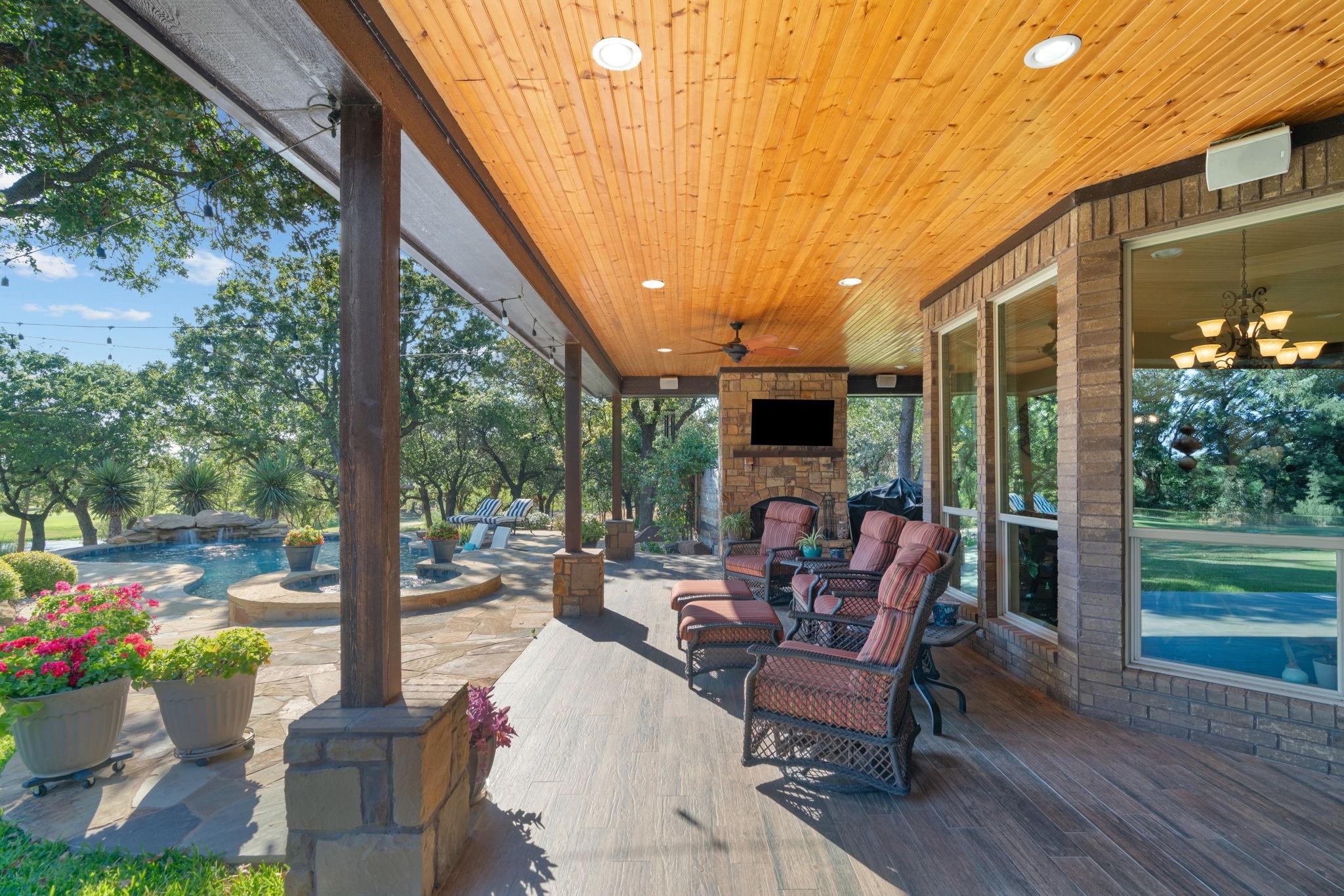 main property photo 26