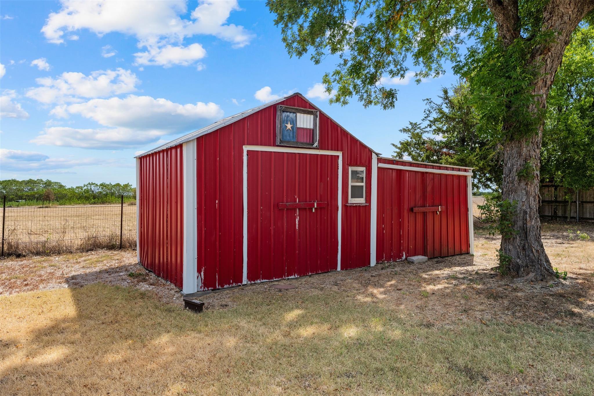 main property photo 22