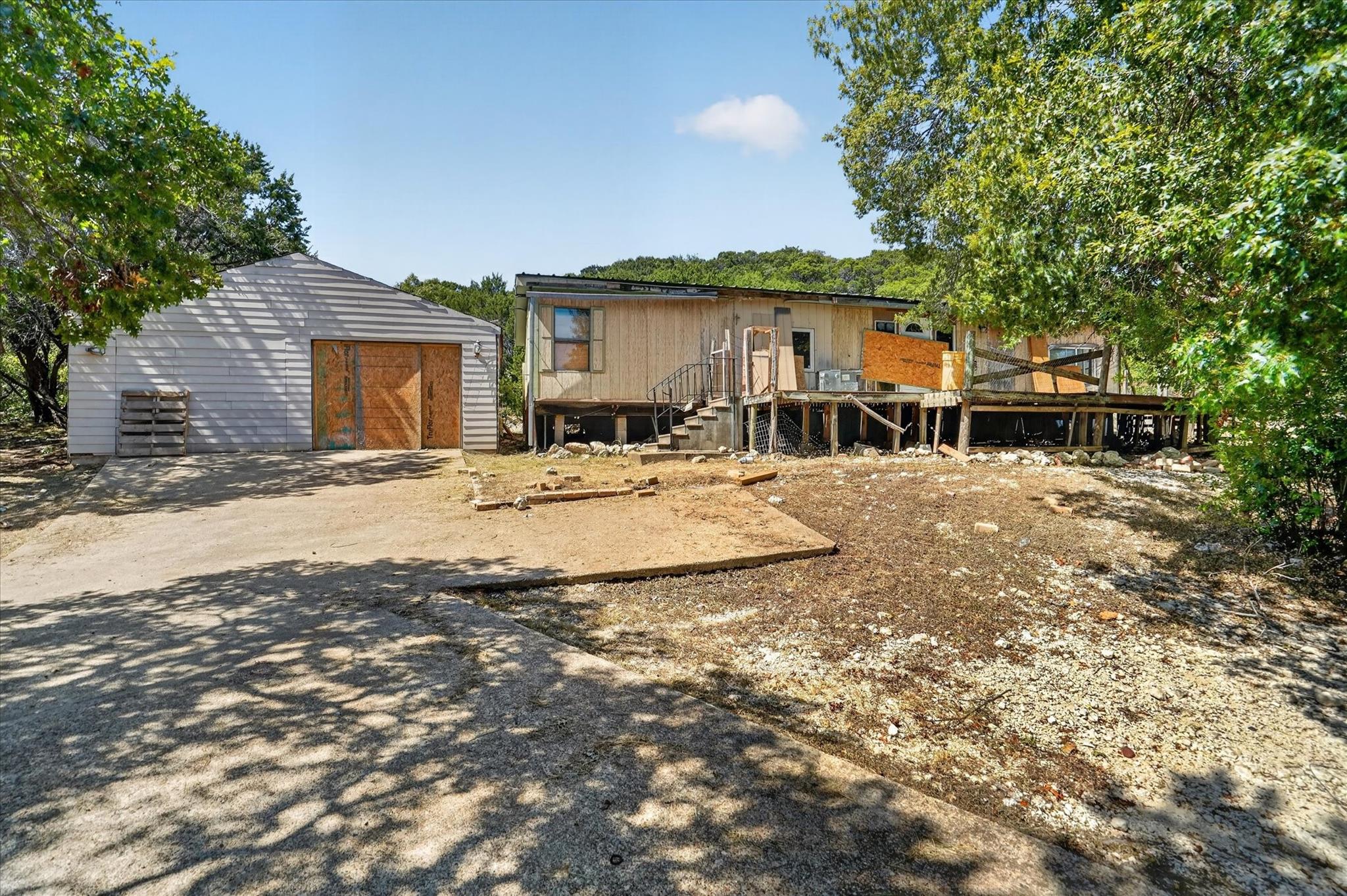 main property photo 13