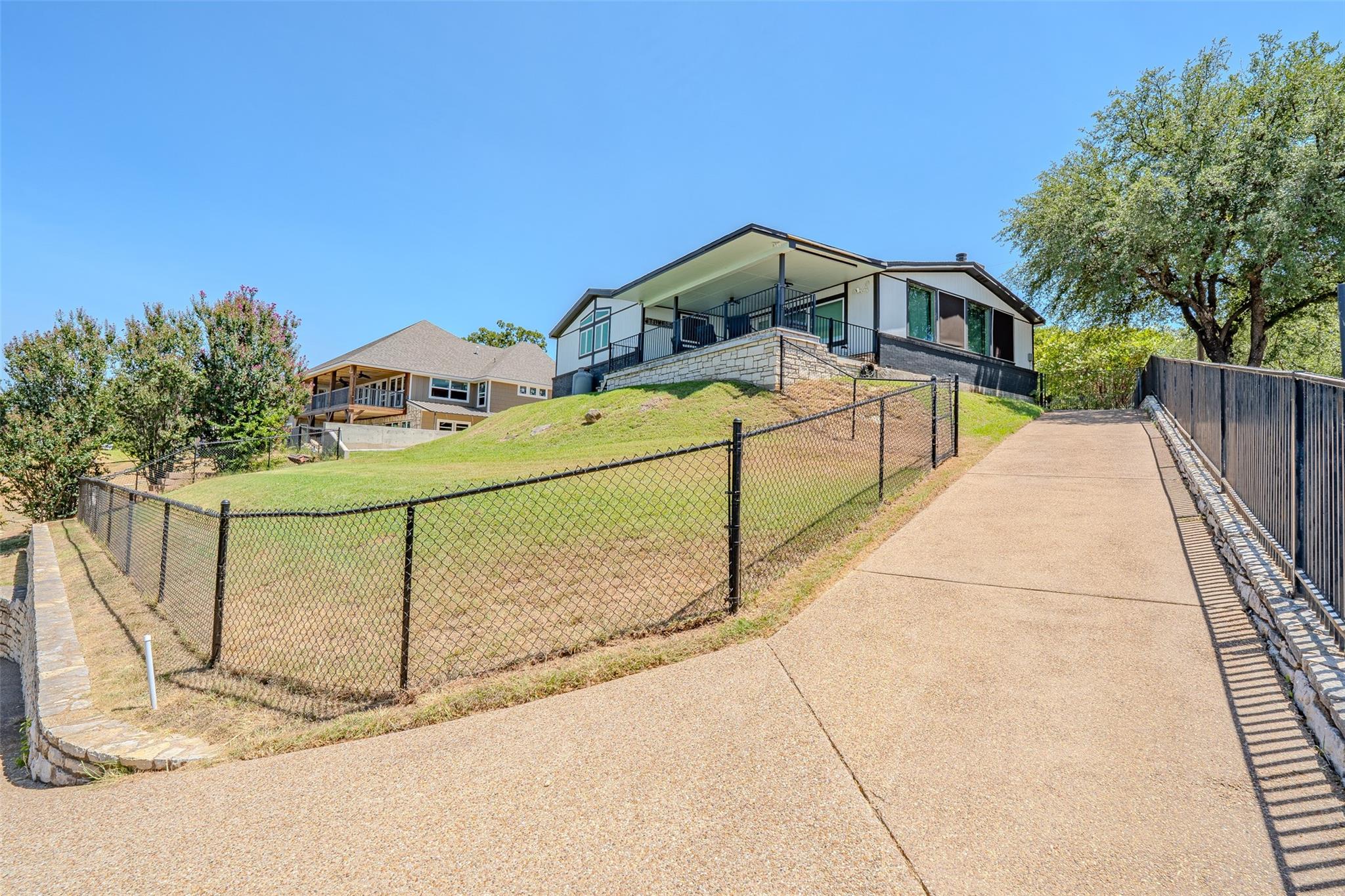 main property photo 36