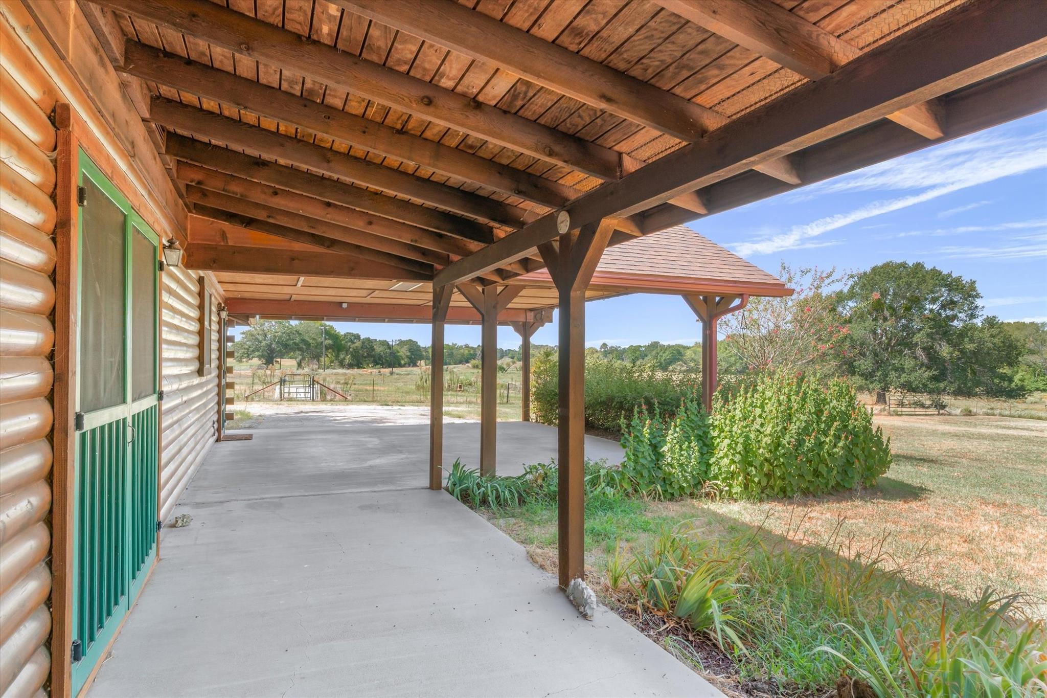main property photo 32