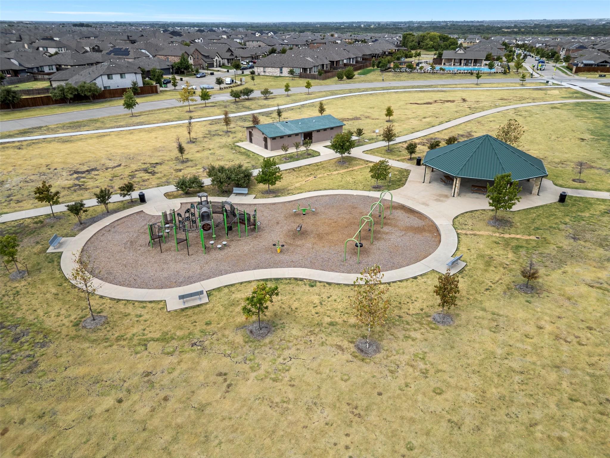 main property photo 28