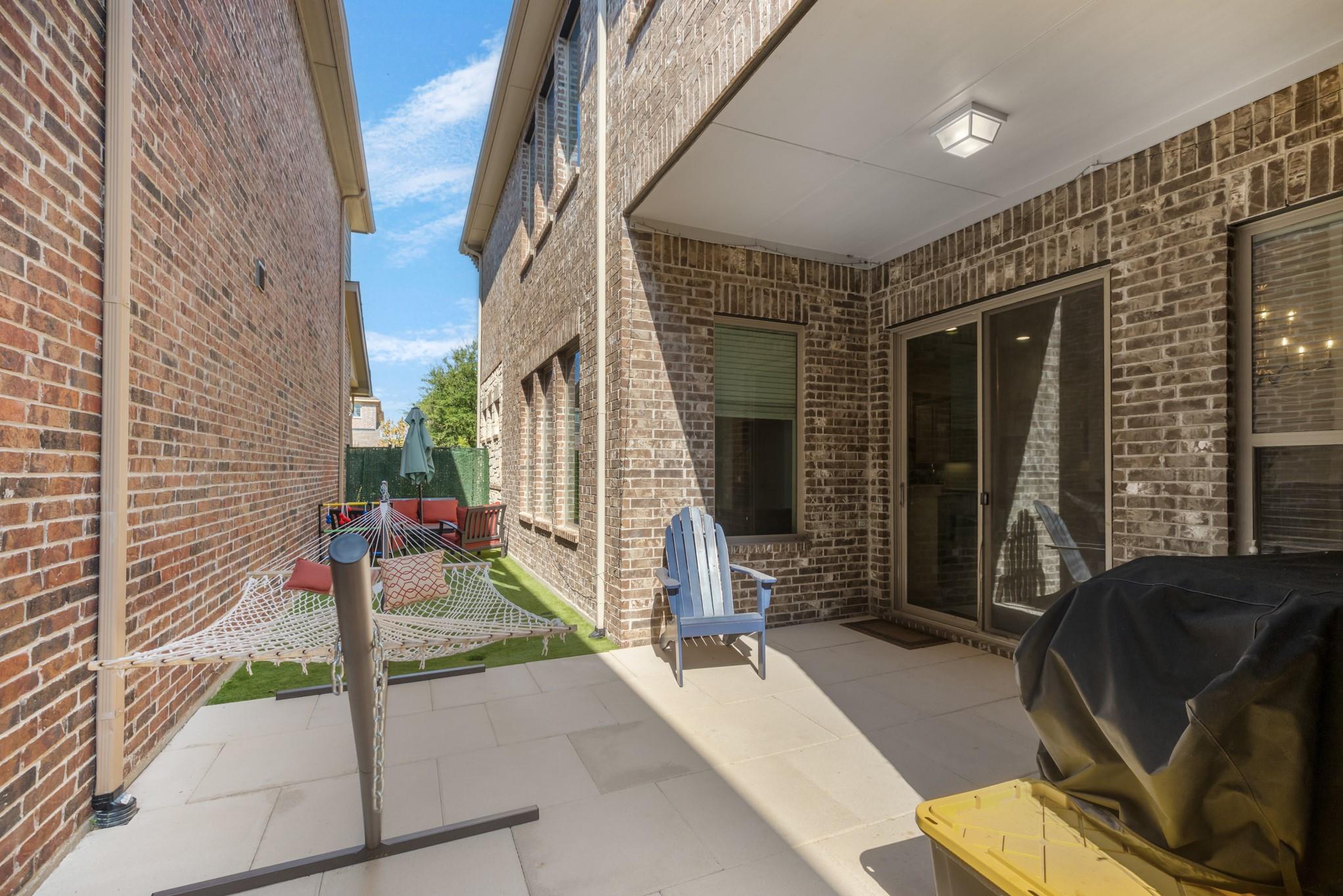 main property photo 31