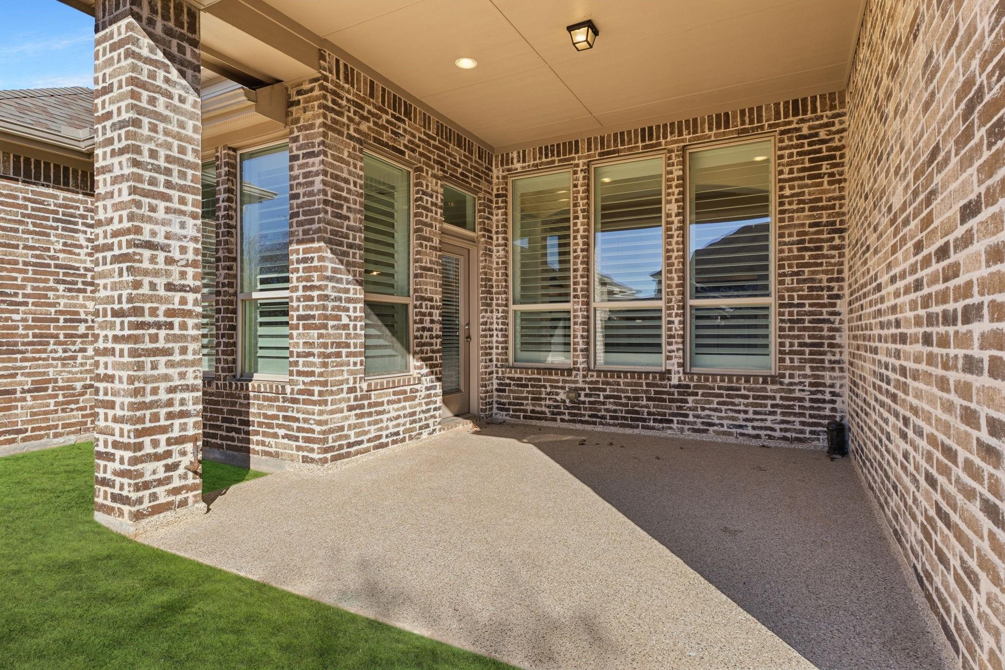 main property photo 34