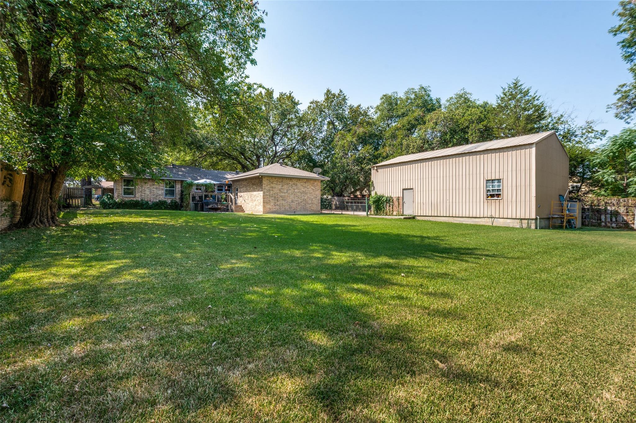 main property photo 21
