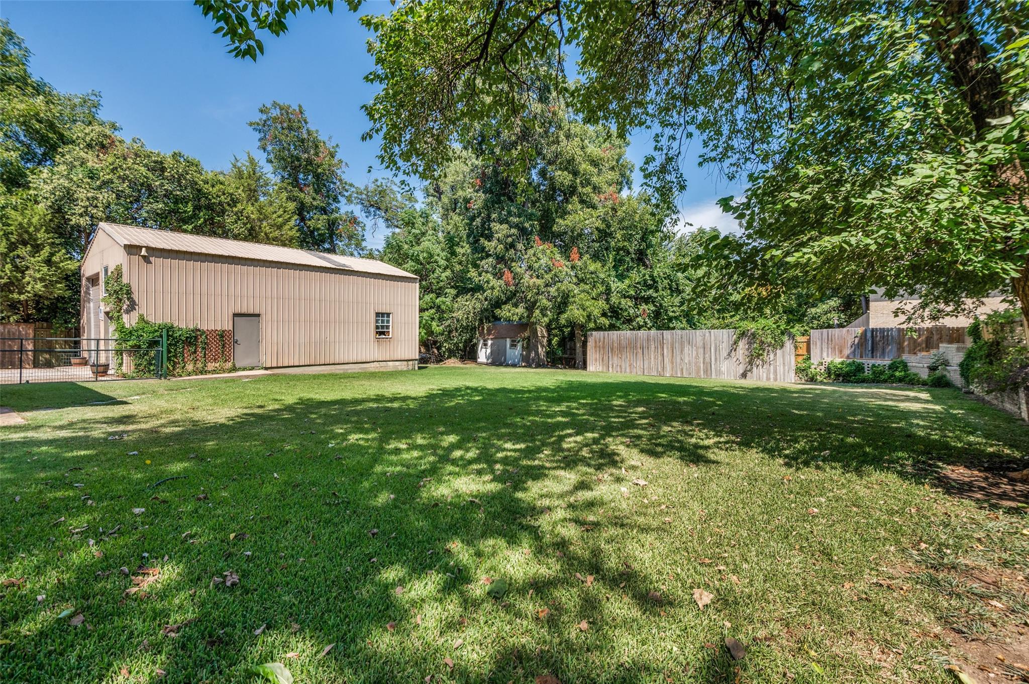 main property photo 22