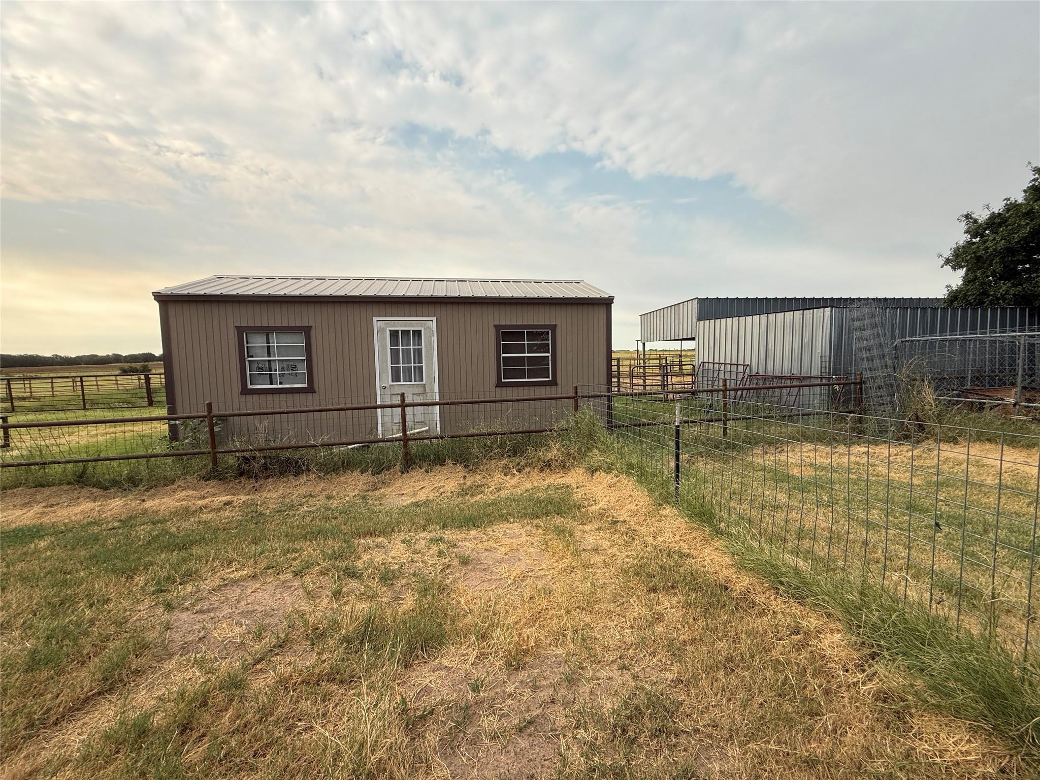 main property photo 25
