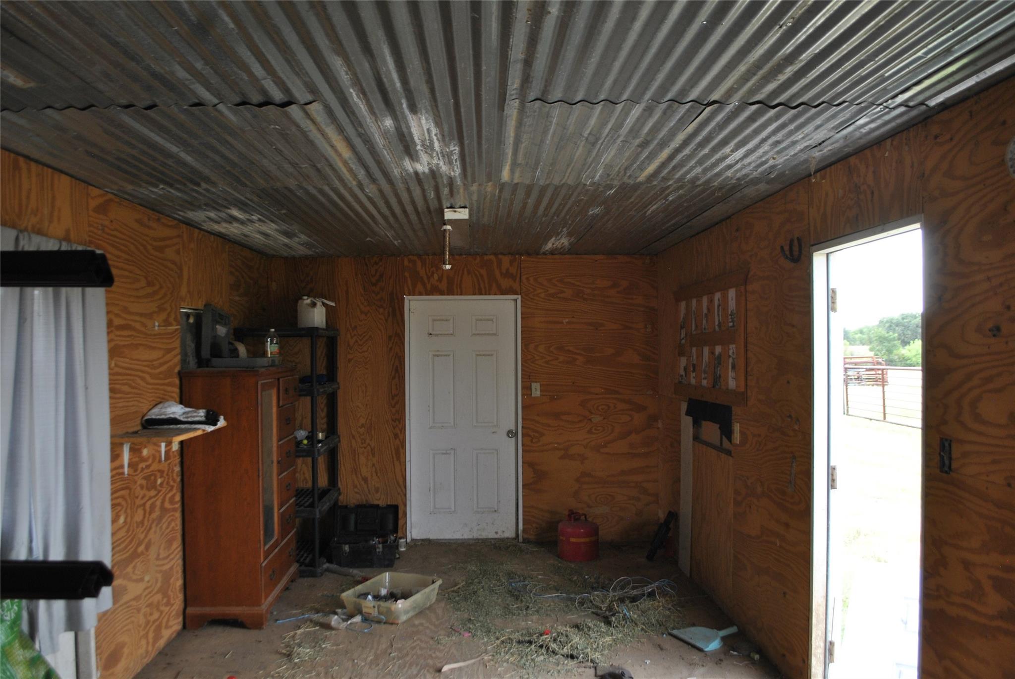 main property photo 28