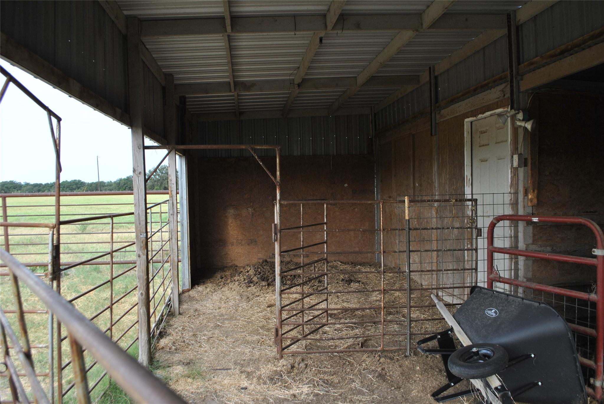 main property photo 30