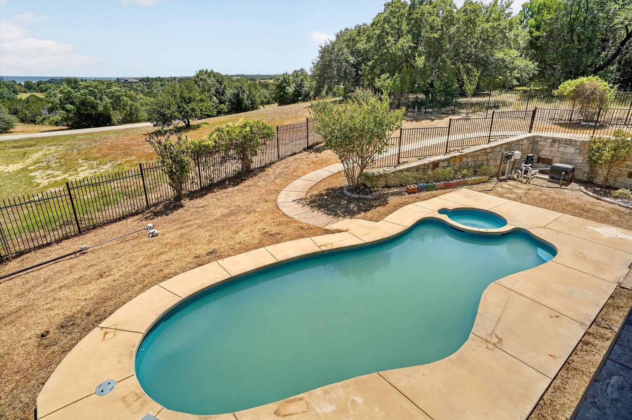 main property photo 22