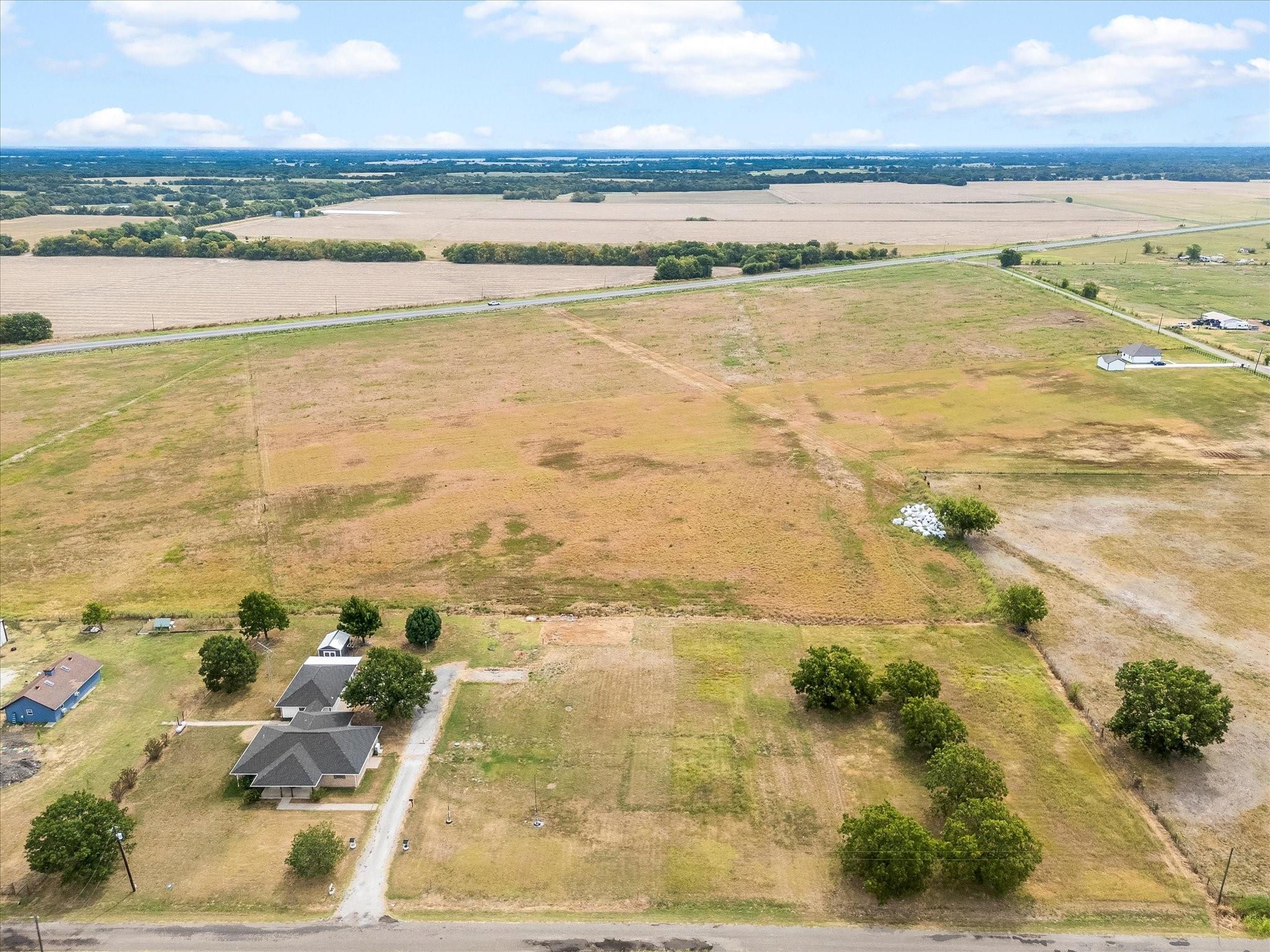 main property photo 33