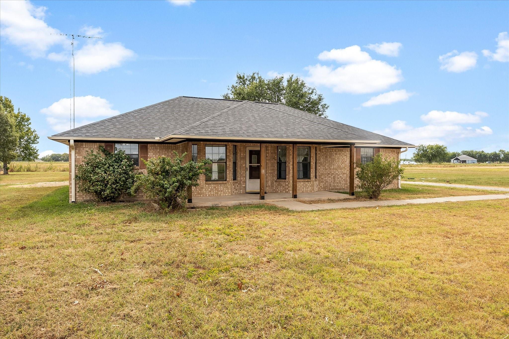main property photo 37