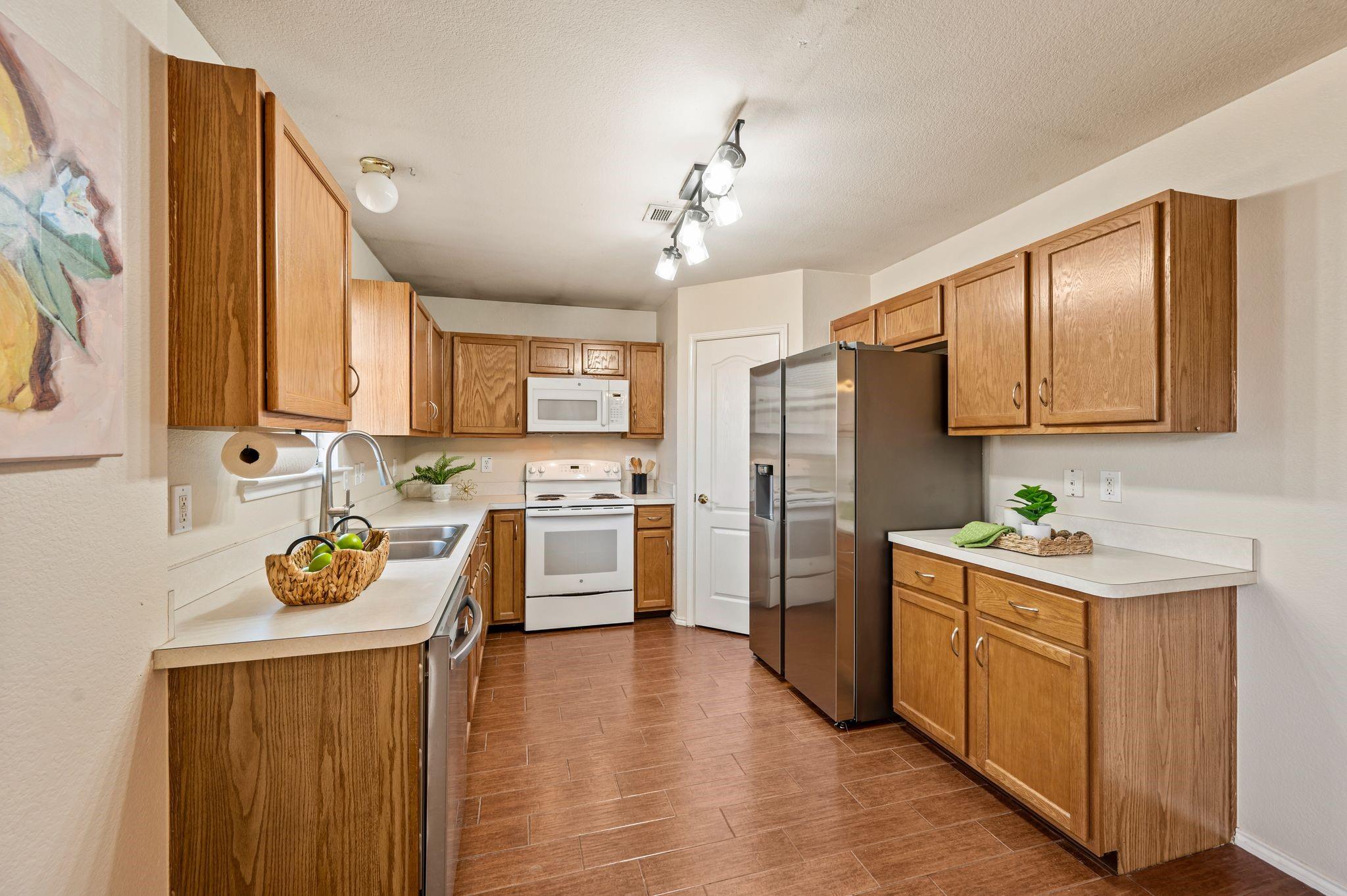main property photo 18