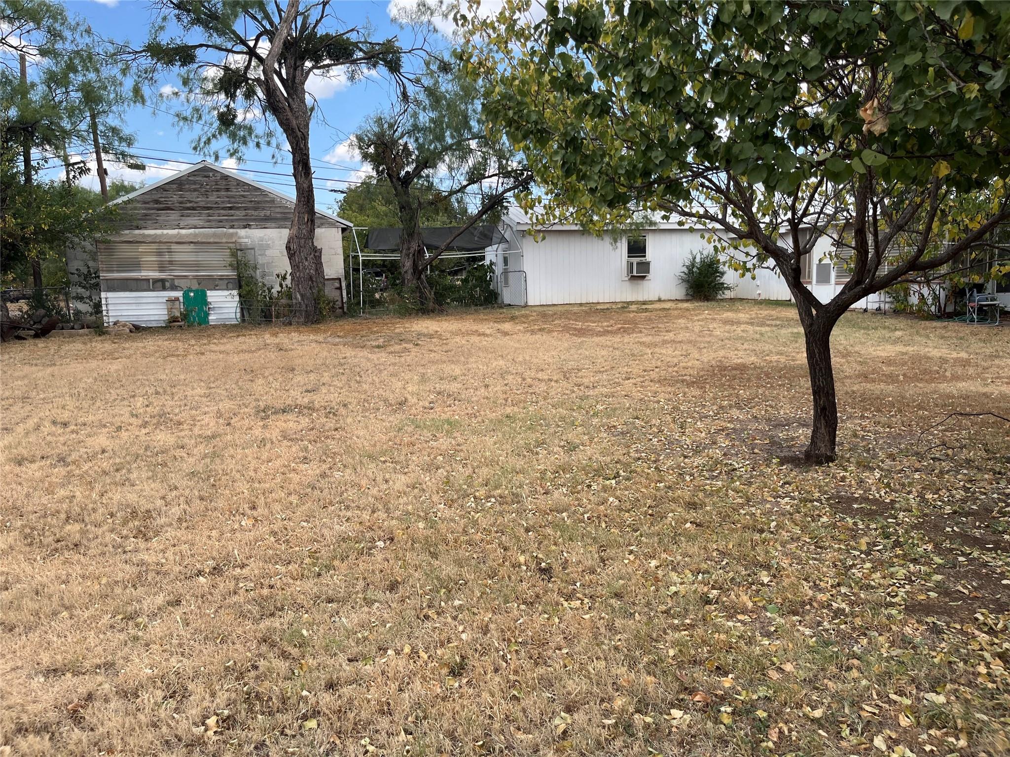 main property photo 10