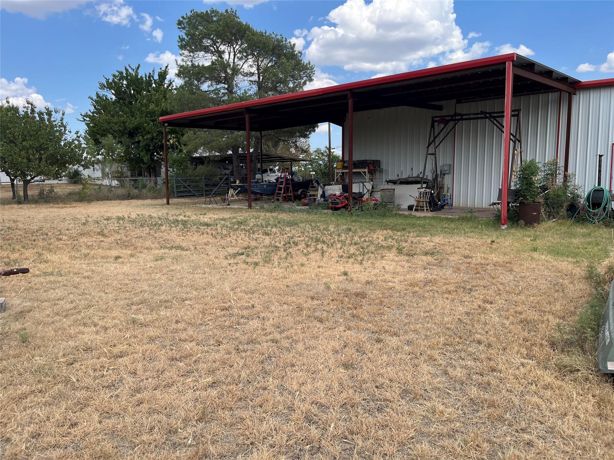 main property photo 31
