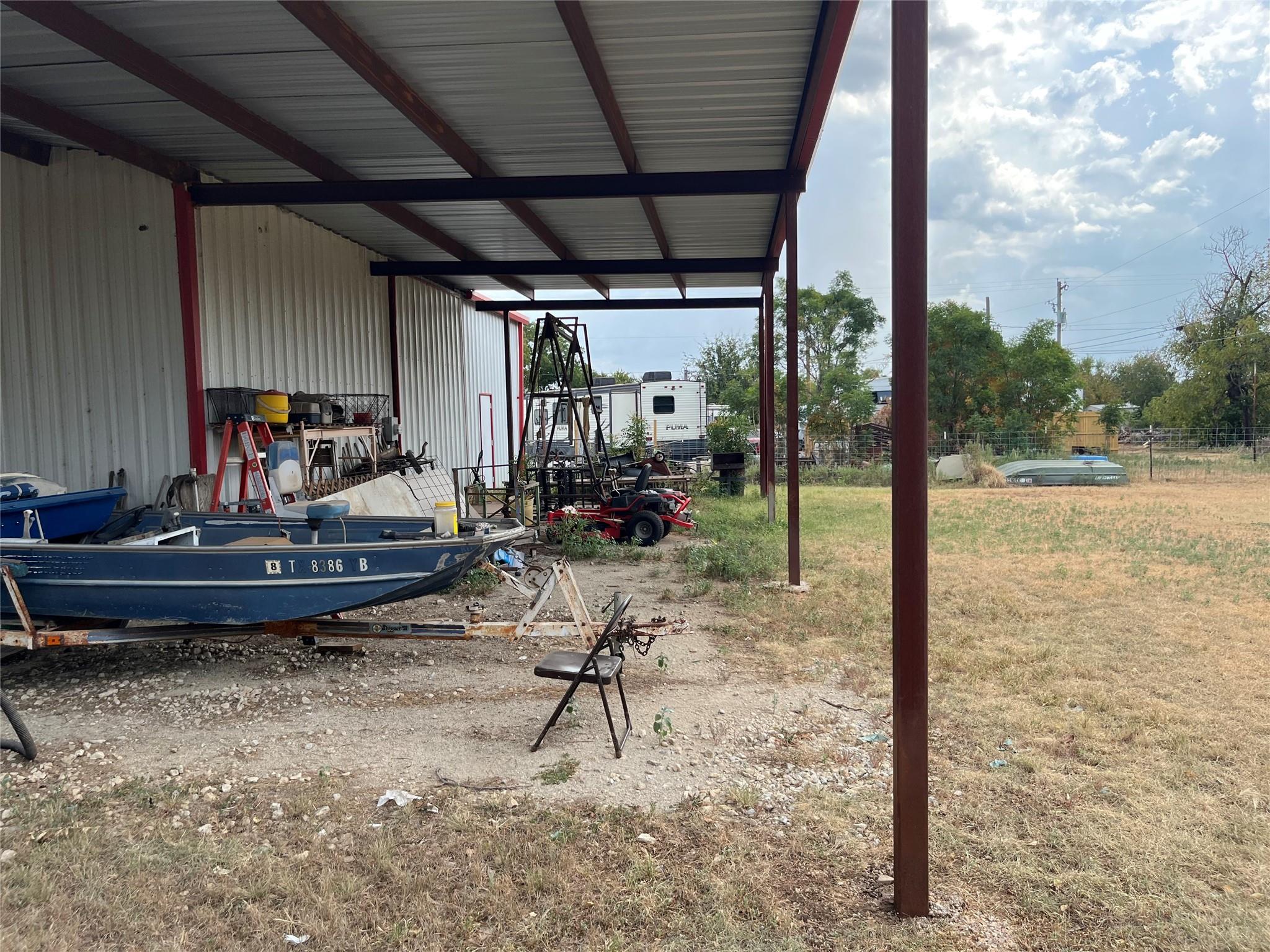 main property photo 32