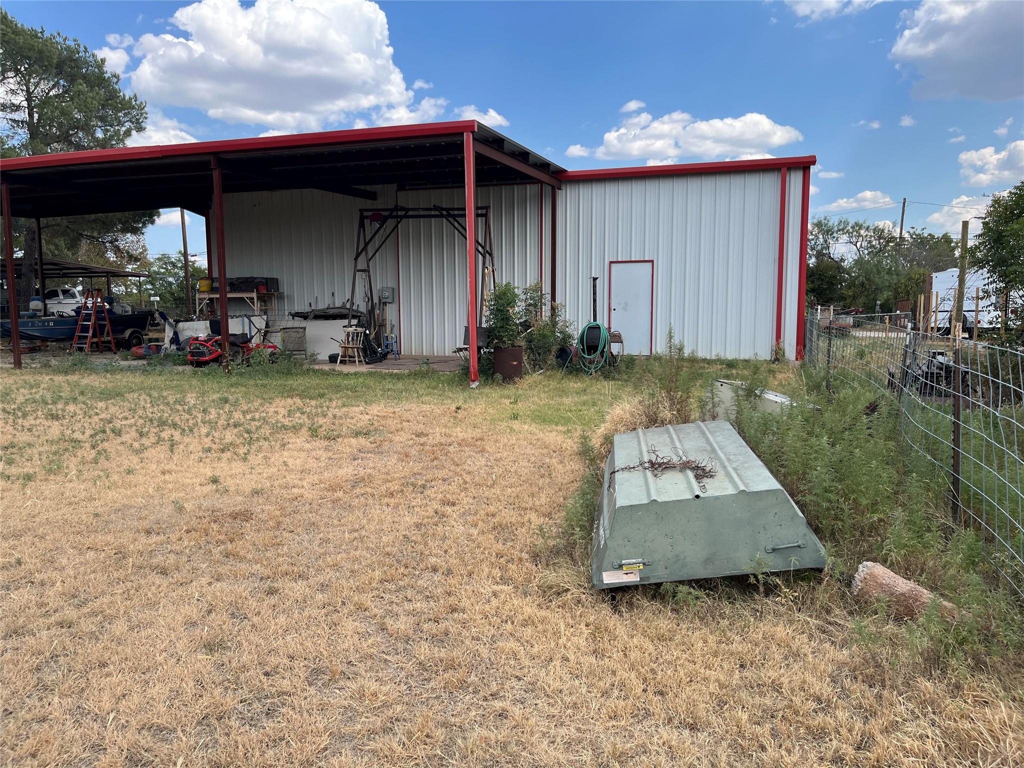 main property photo 33