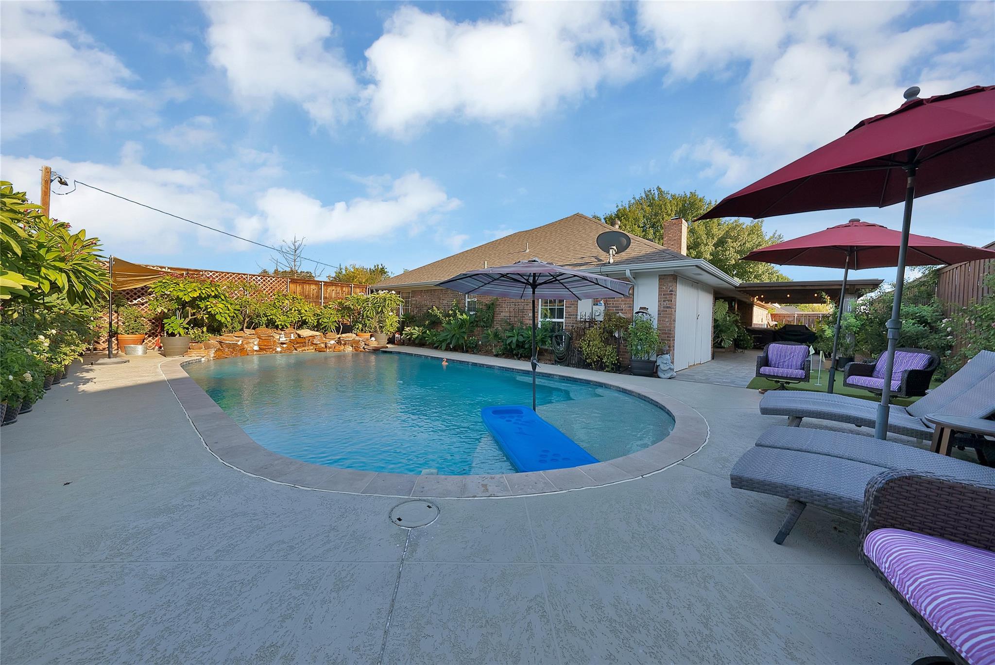 main property photo 31