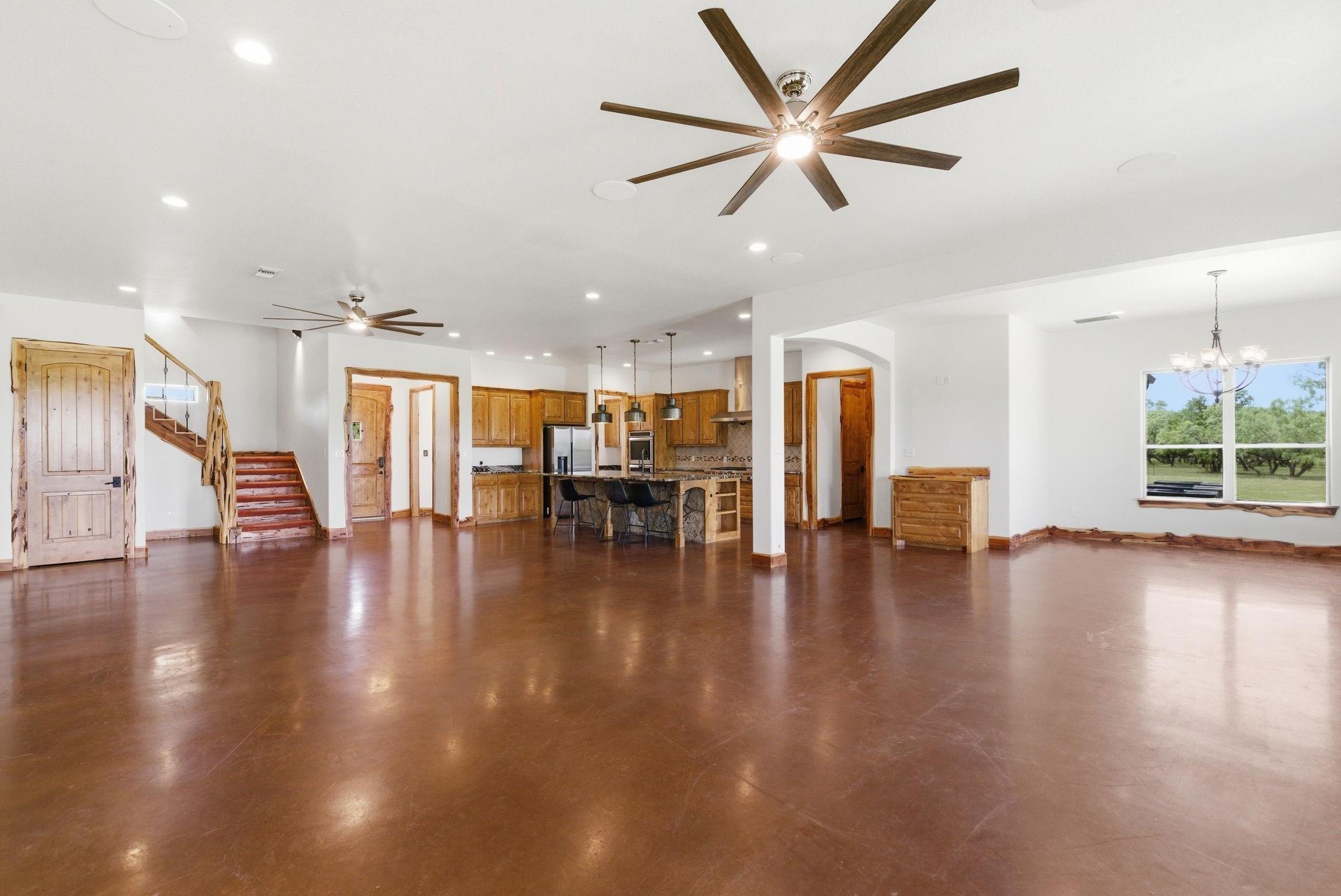 main property photo 5