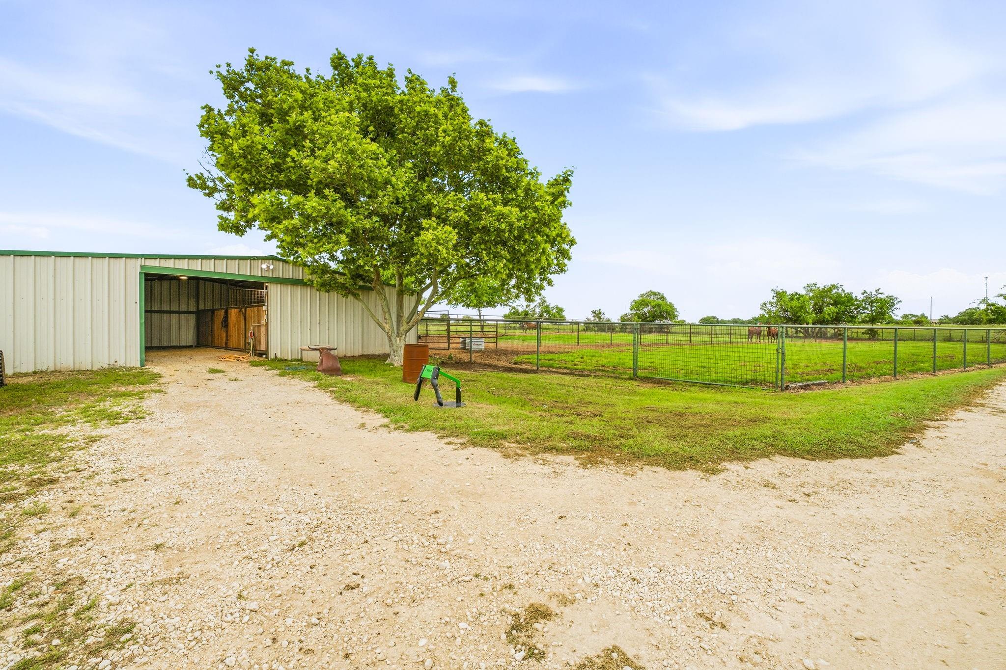 main property photo 24