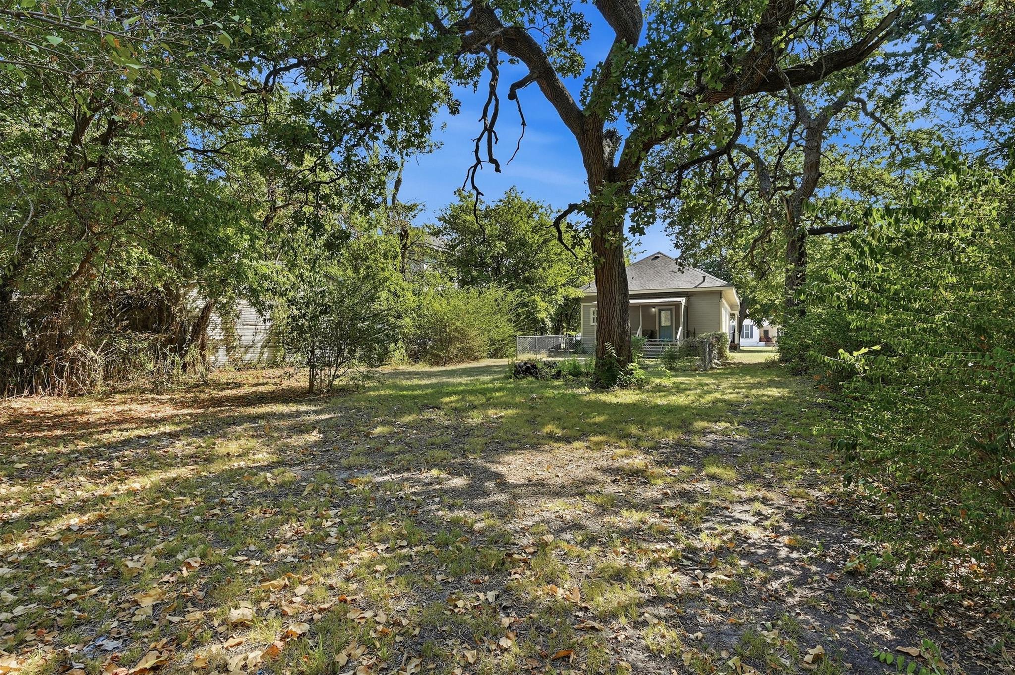 main property photo 32