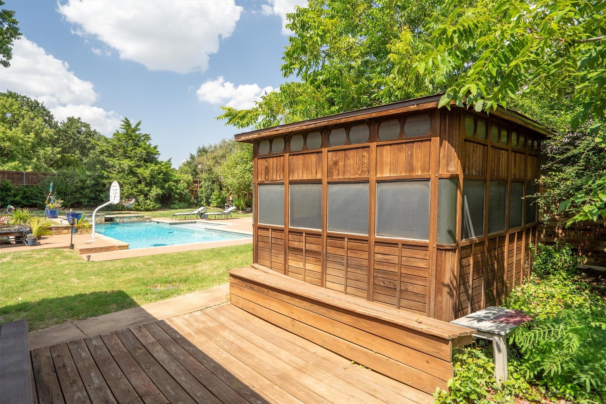 main property photo 33
