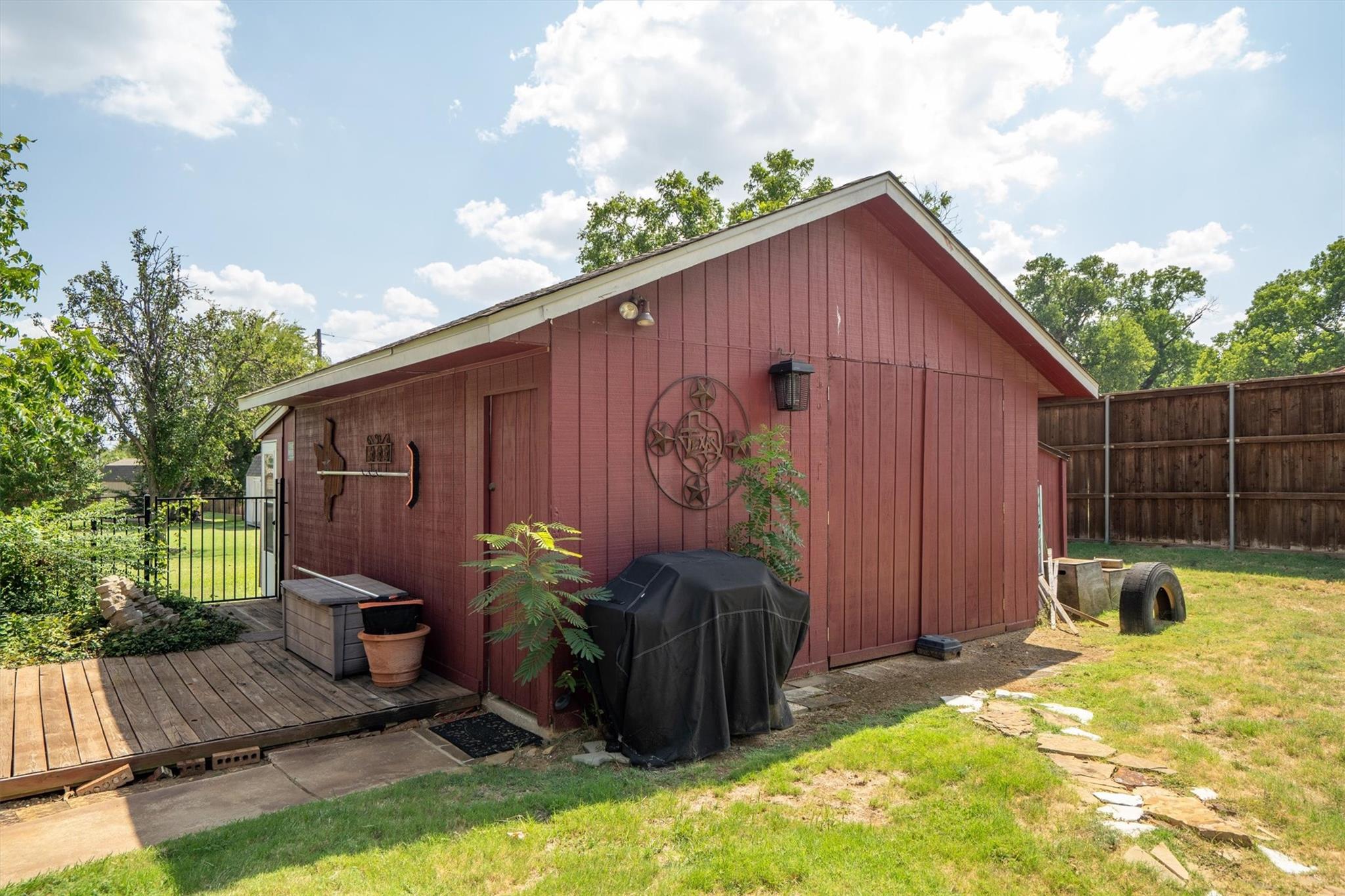 main property photo 34