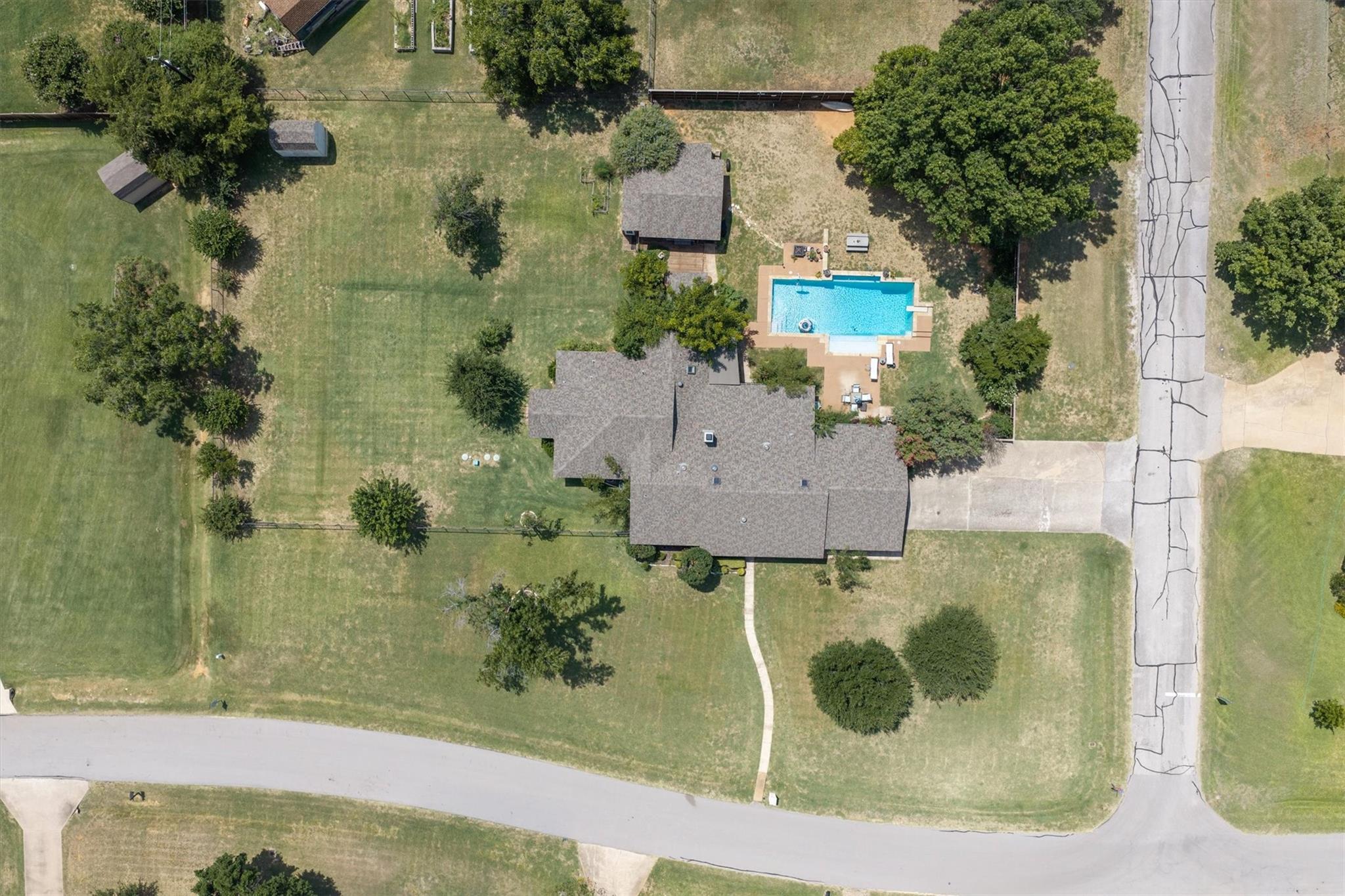 main property photo 36