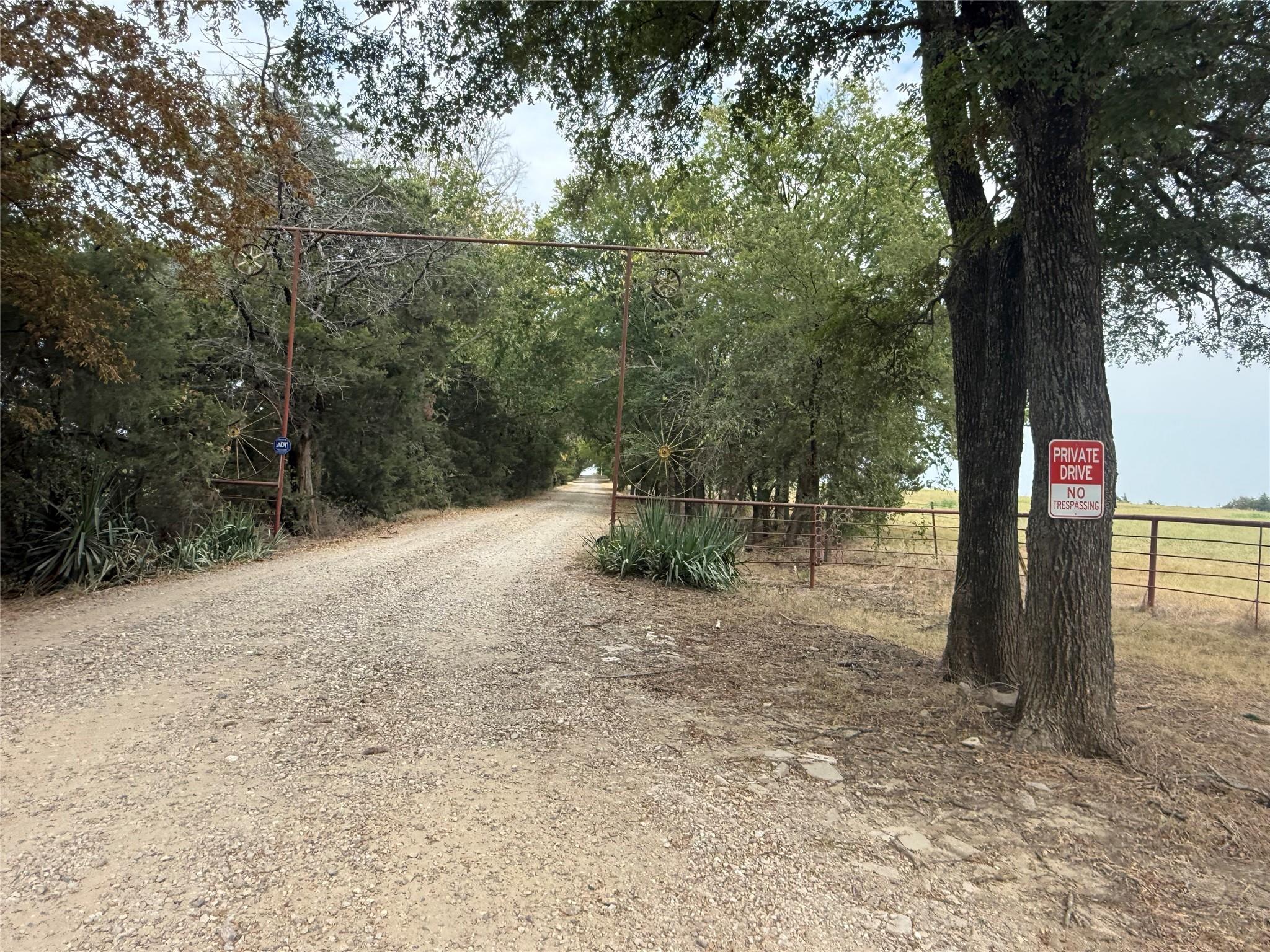 main property photo 13