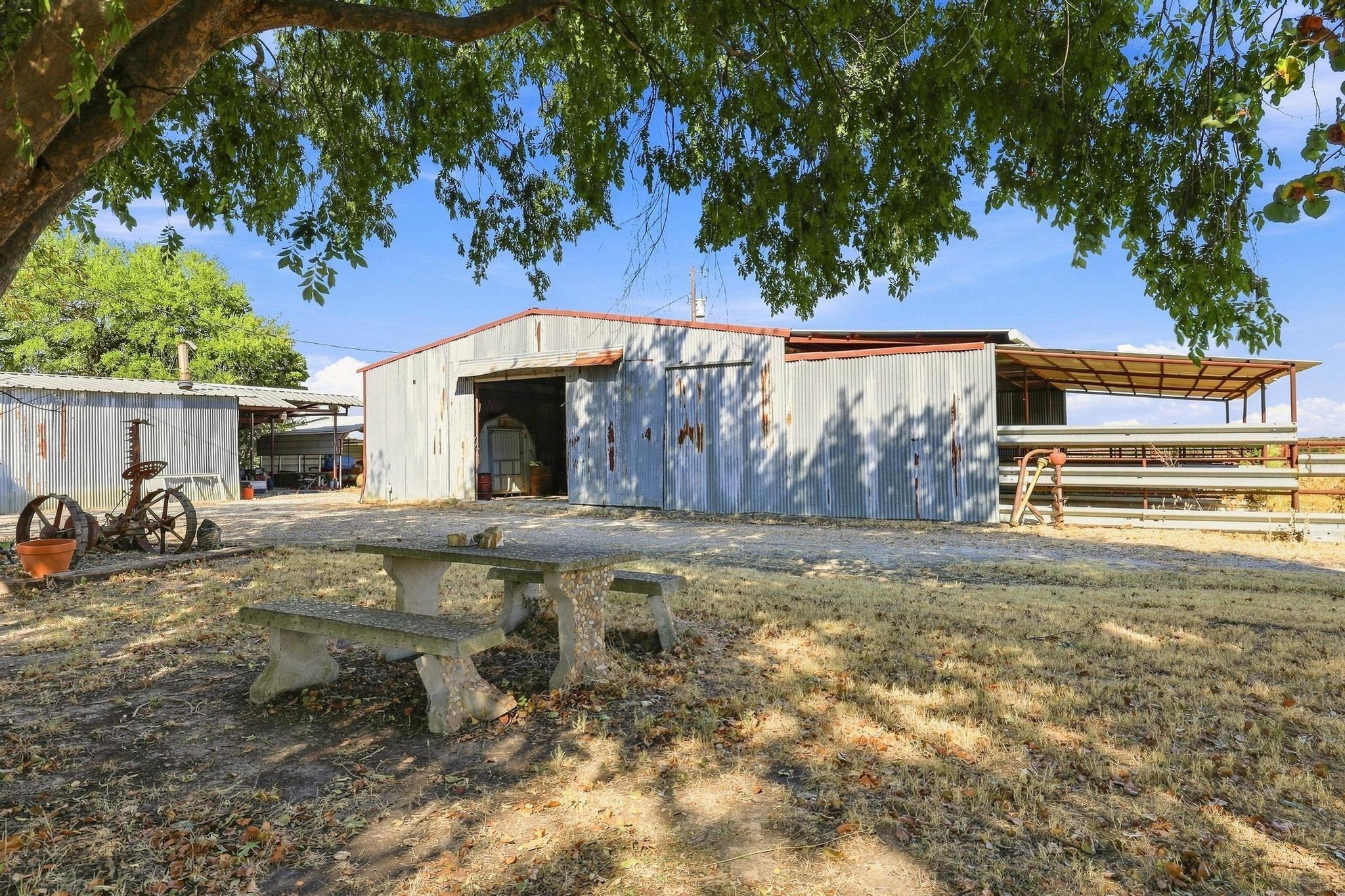 main property photo 16