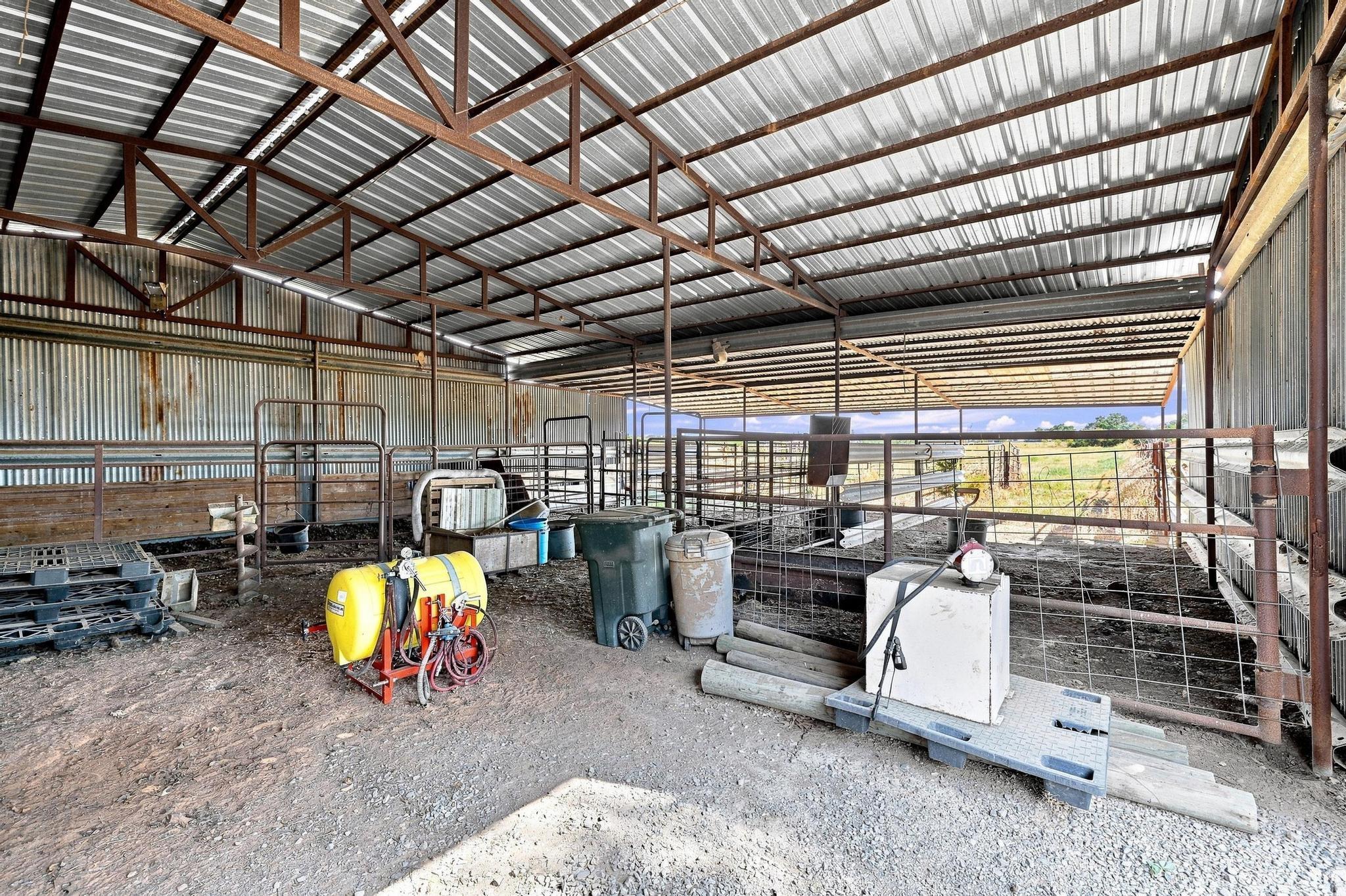 main property photo 18