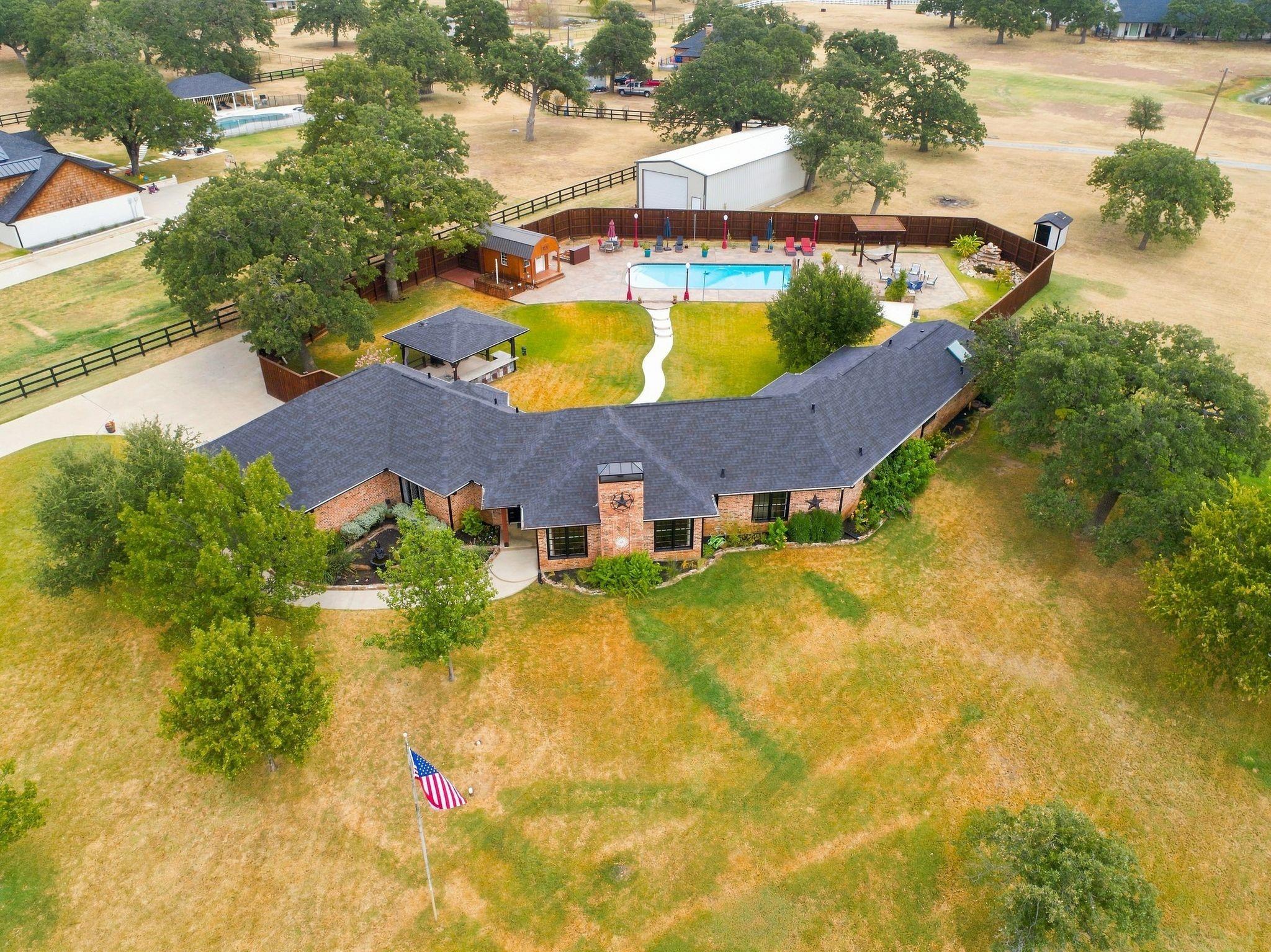 main property photo 23
