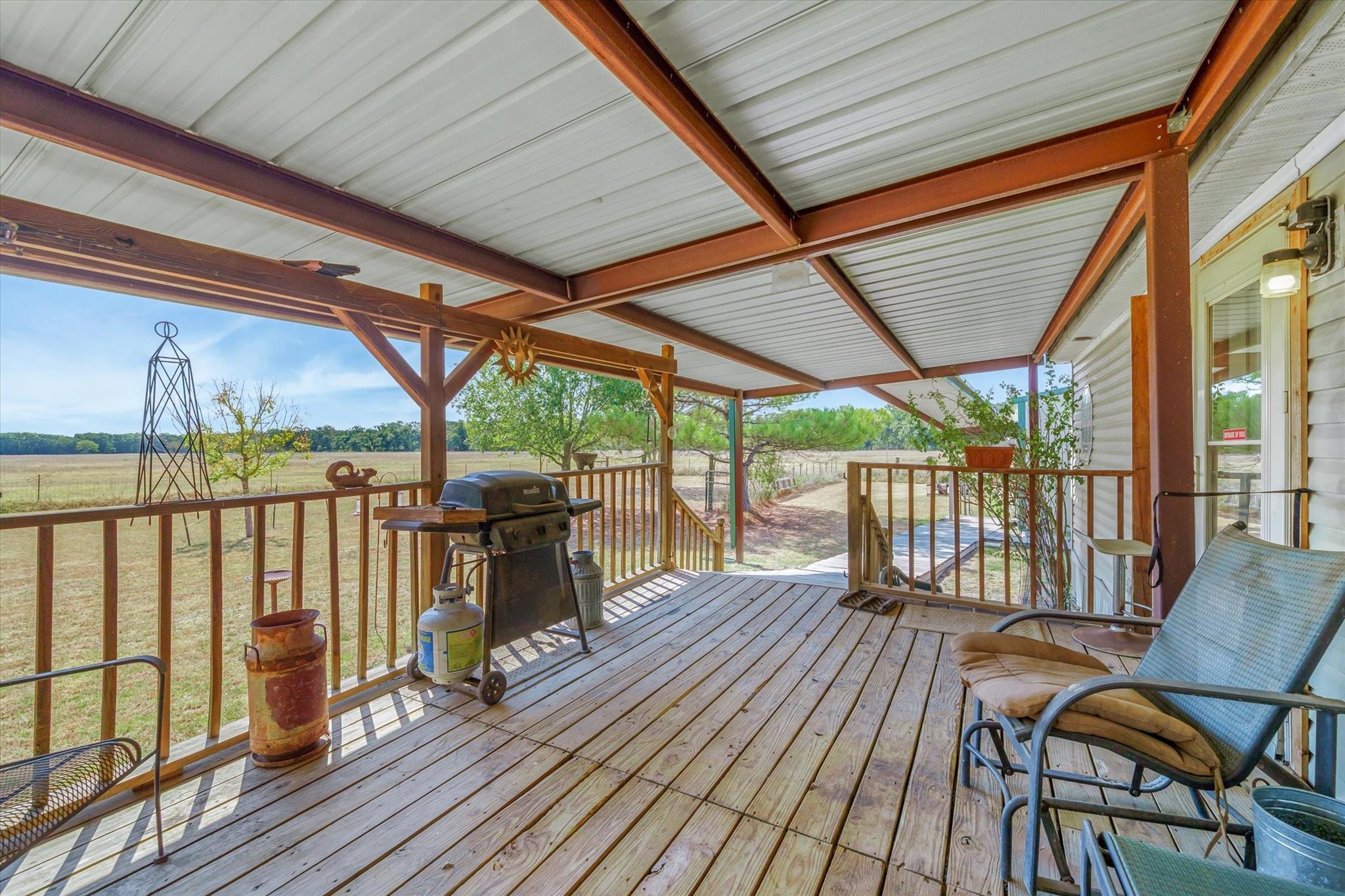 main property photo 23