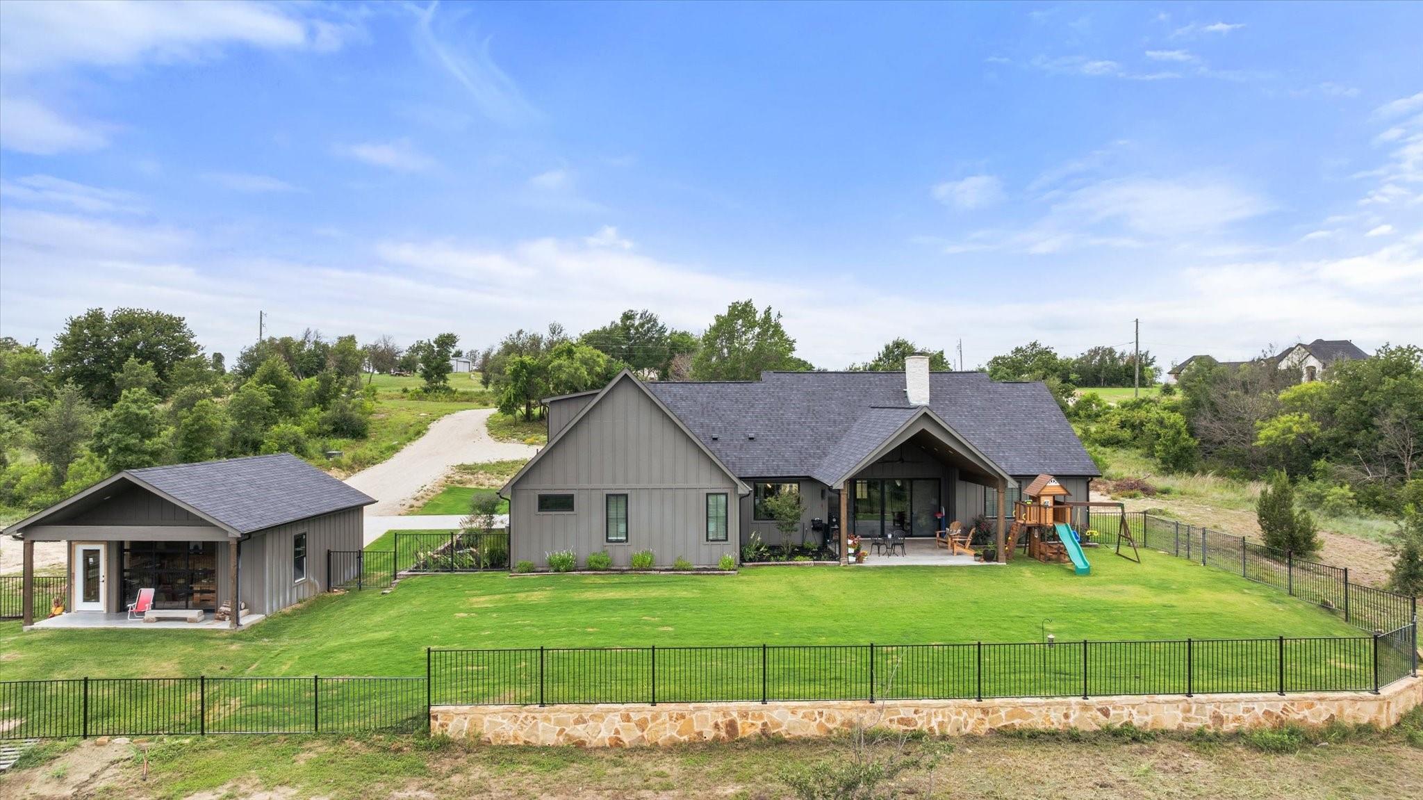 main property photo 37