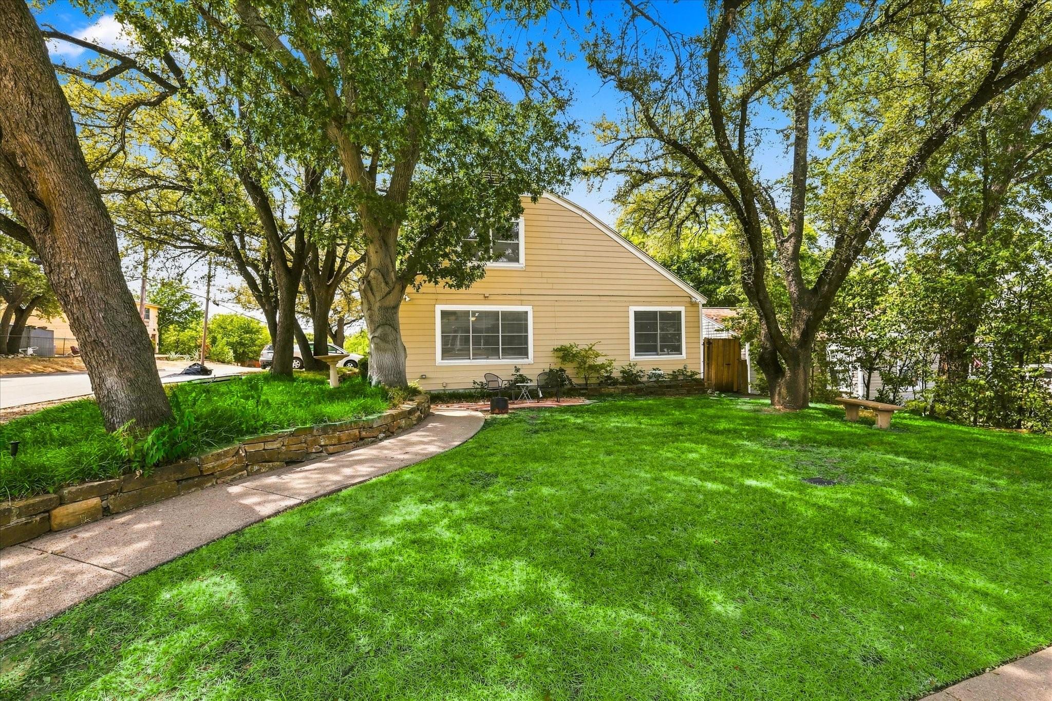 main property photo 18