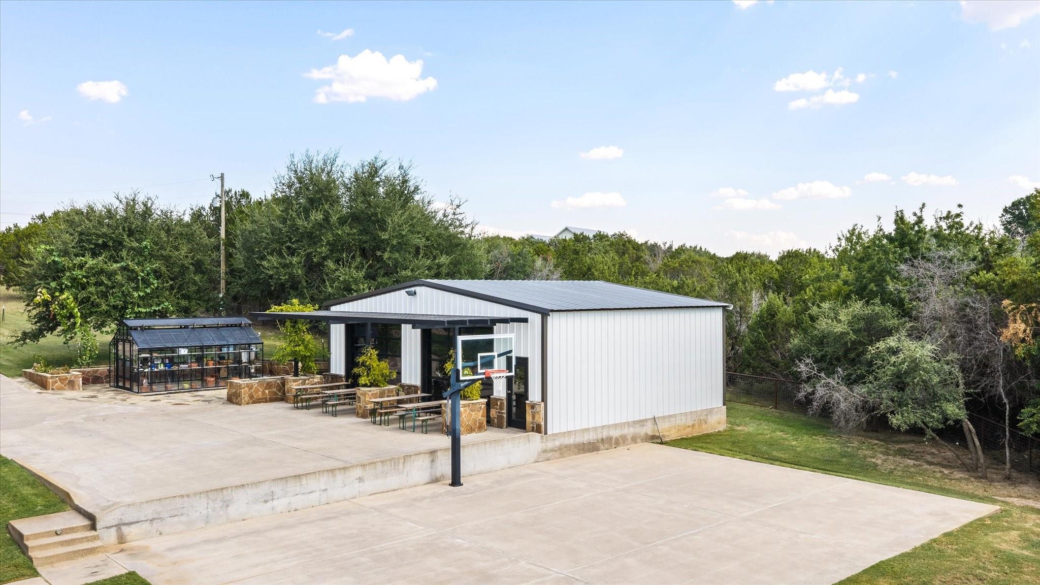 main property photo 33